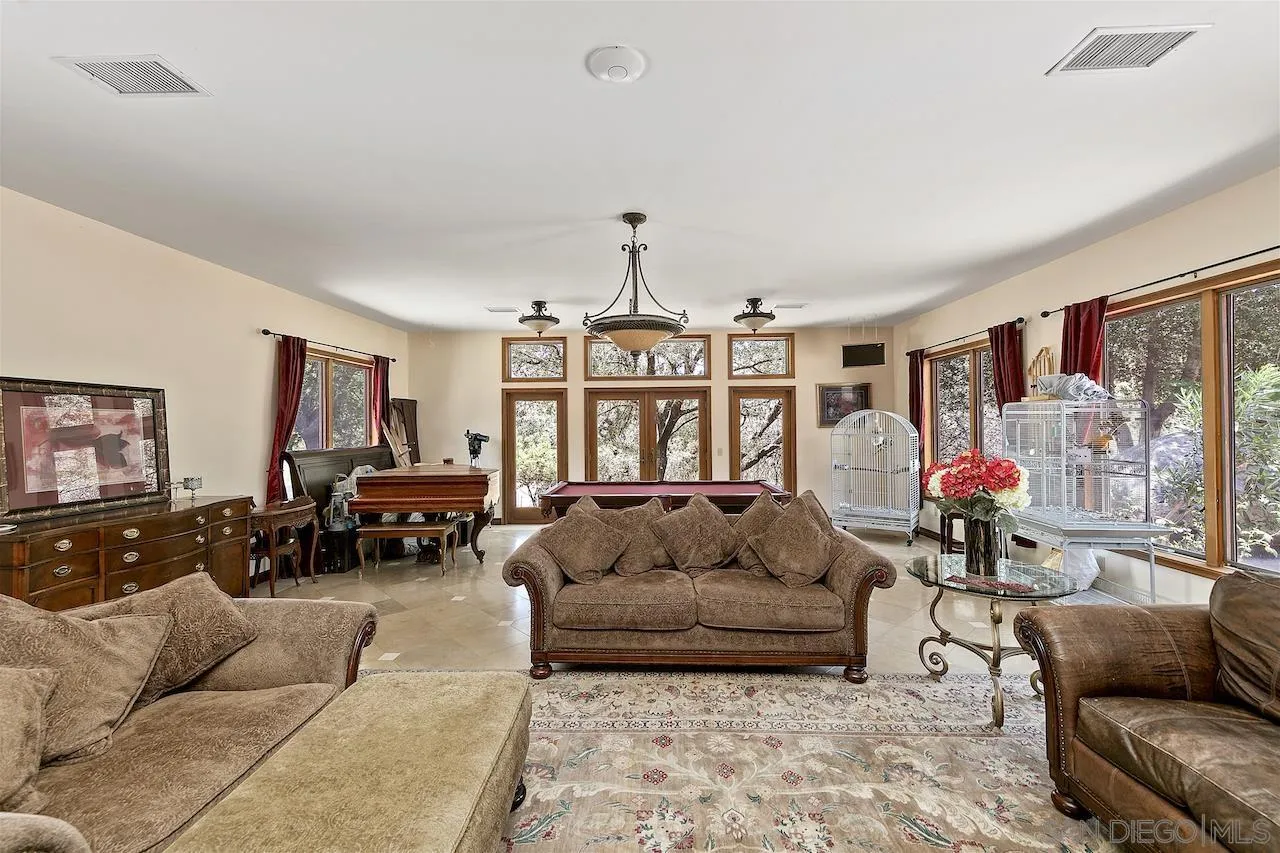 https://cdn.realtyfeed.com/cdn/127/210021943/728fe82ff57de895833c60247cb19568.webp