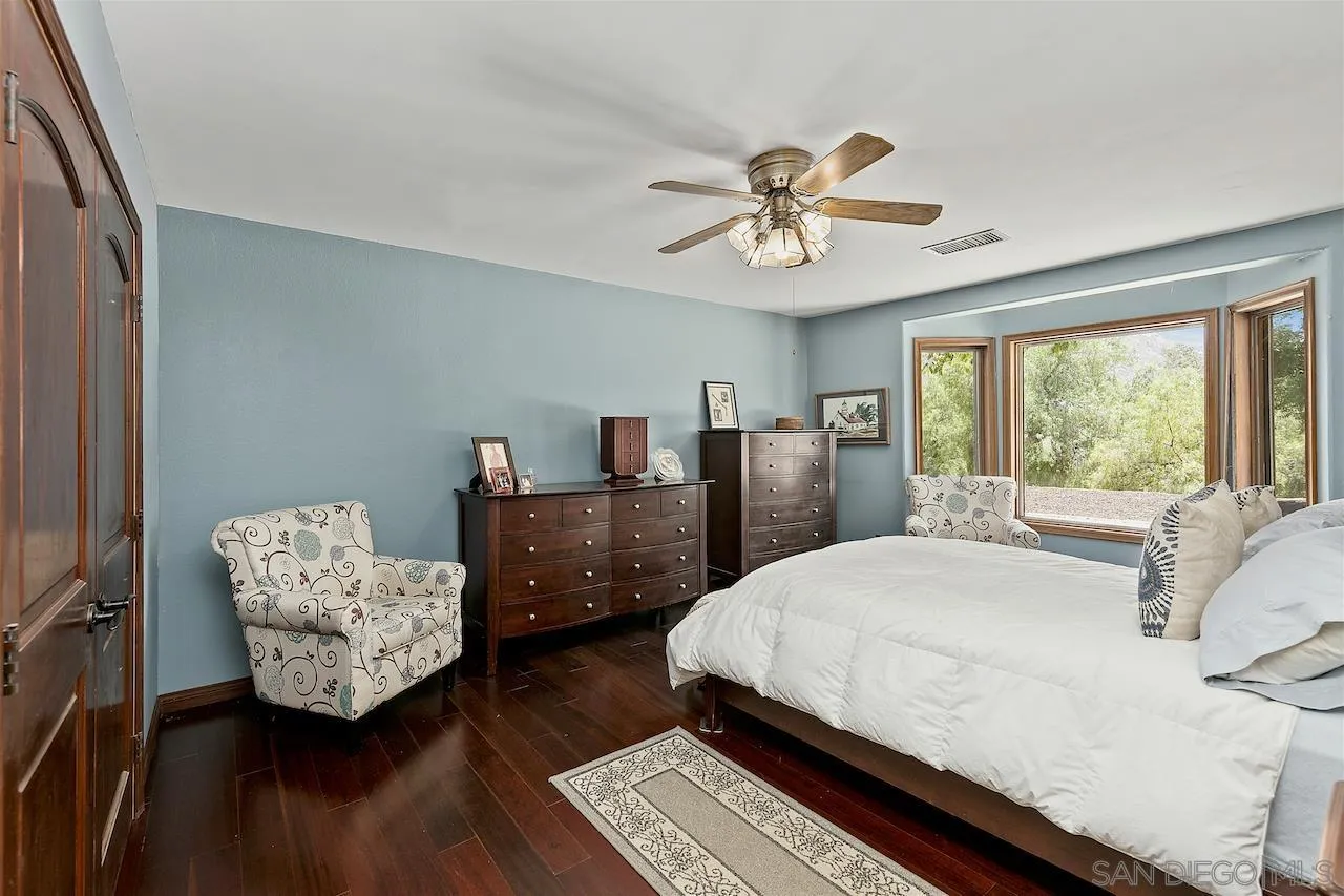 https://cdn.realtyfeed.com/cdn/127/210021943/8175b1e61a76374263bc6790ad996f2e.webp