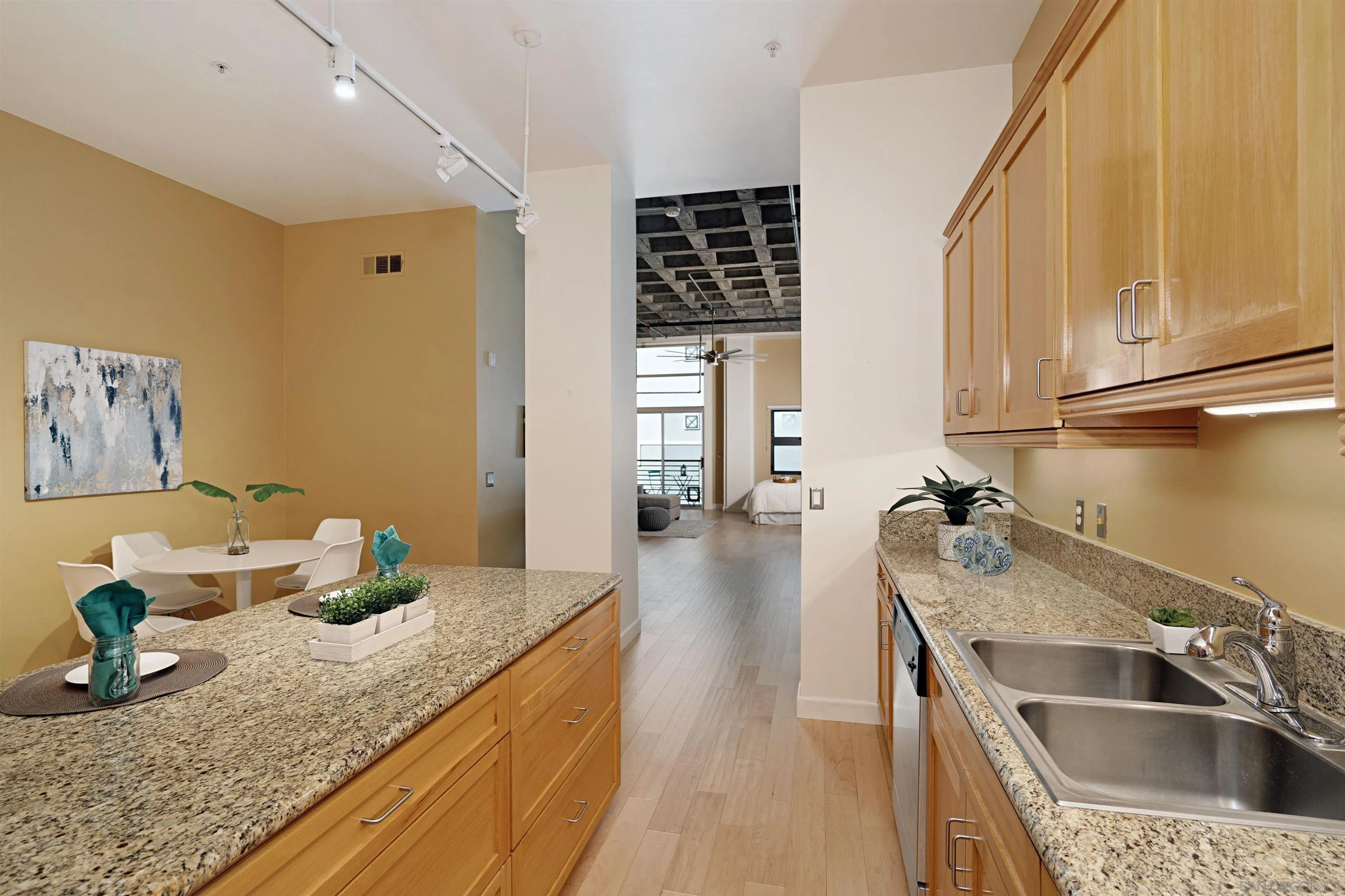 https://cdn.realtyfeed.com/cdn/127/210023740/04a81f41252916b9679e7dadea22201e.webp