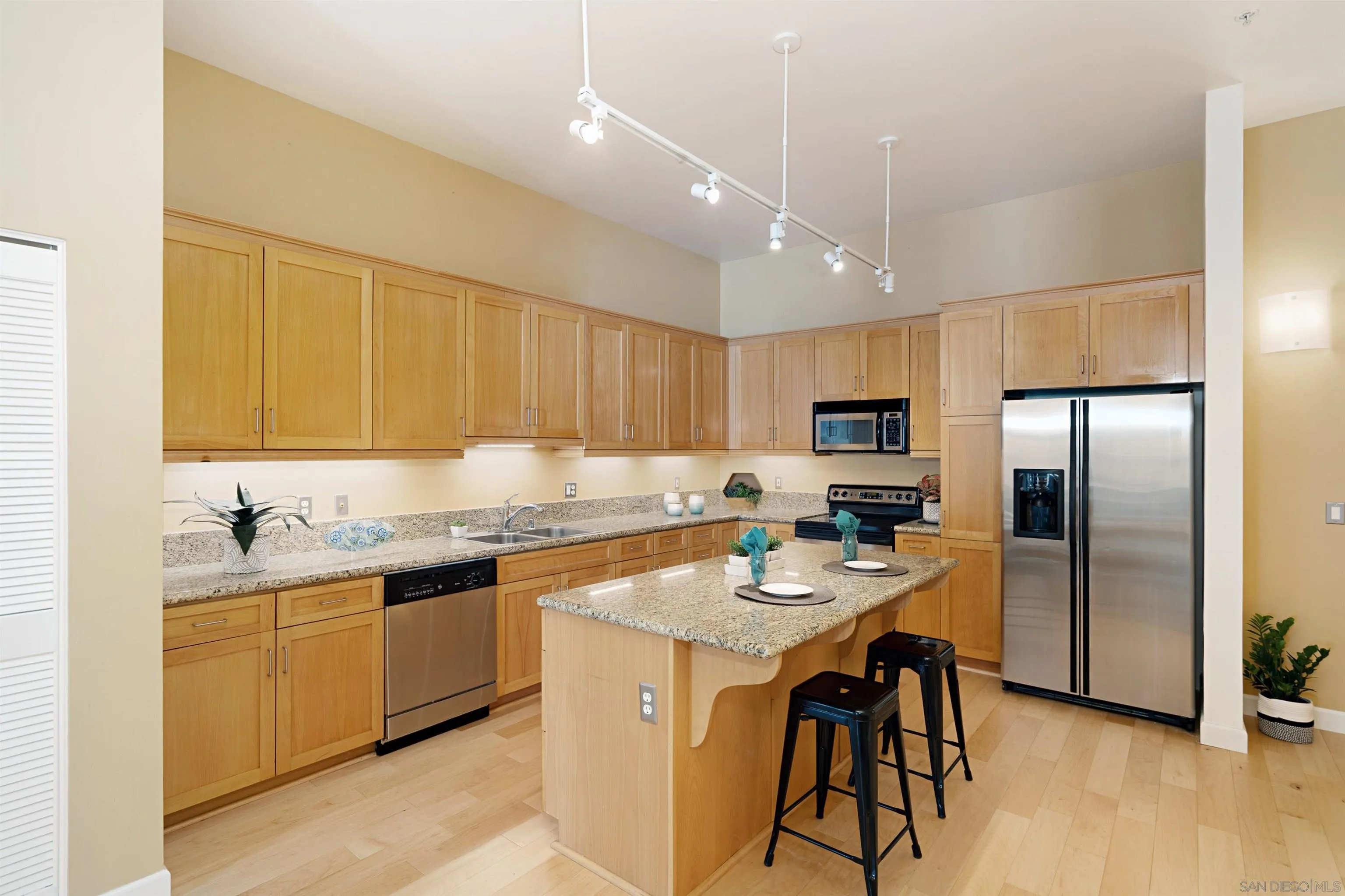 https://cdn.realtyfeed.com/cdn/127/210023740/11d7573093fa81c1337a1a3d14cf409d.webp