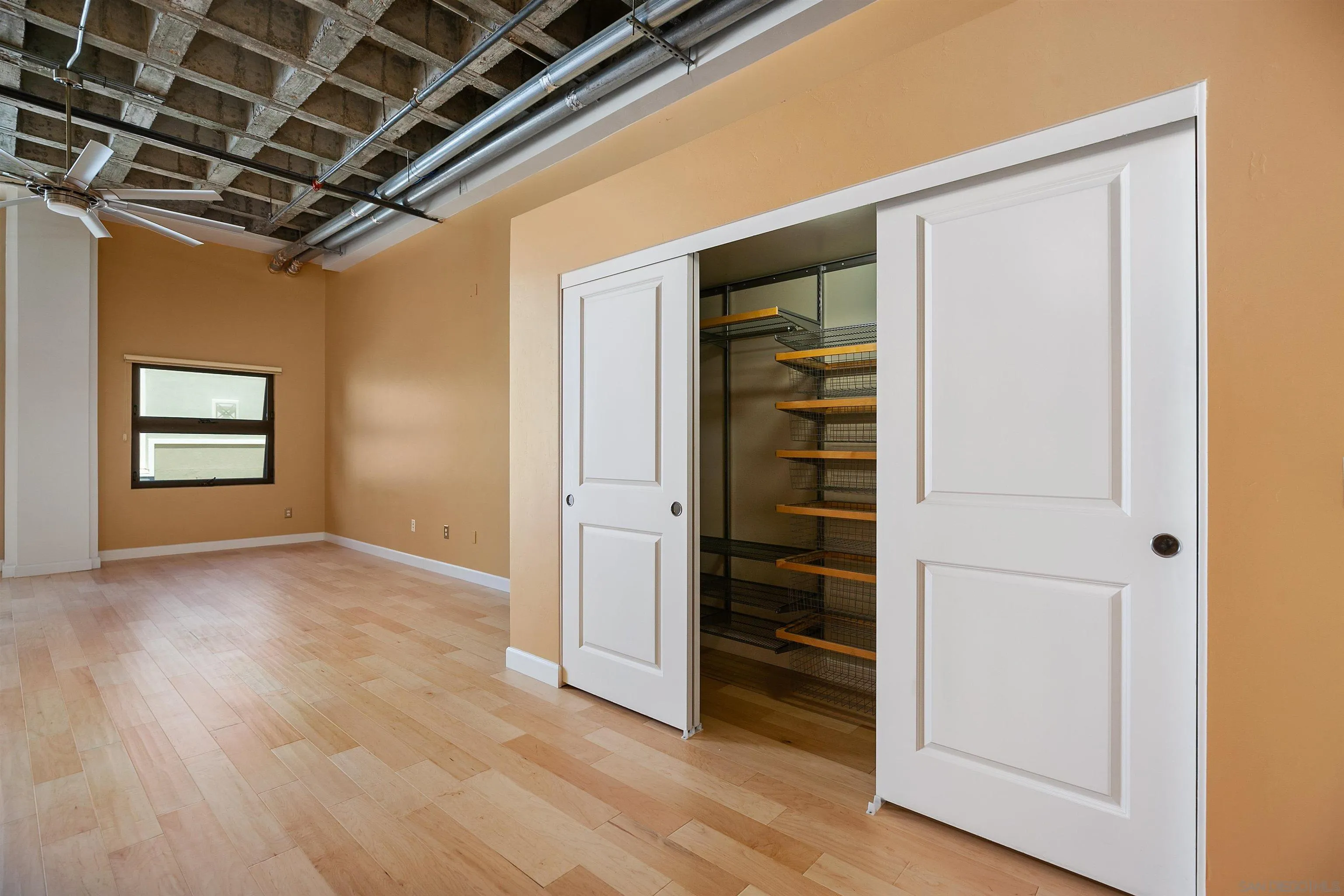 https://cdn.realtyfeed.com/cdn/127/210023740/5ae3d0333fa665abbb7fcf6a66130d50.webp
