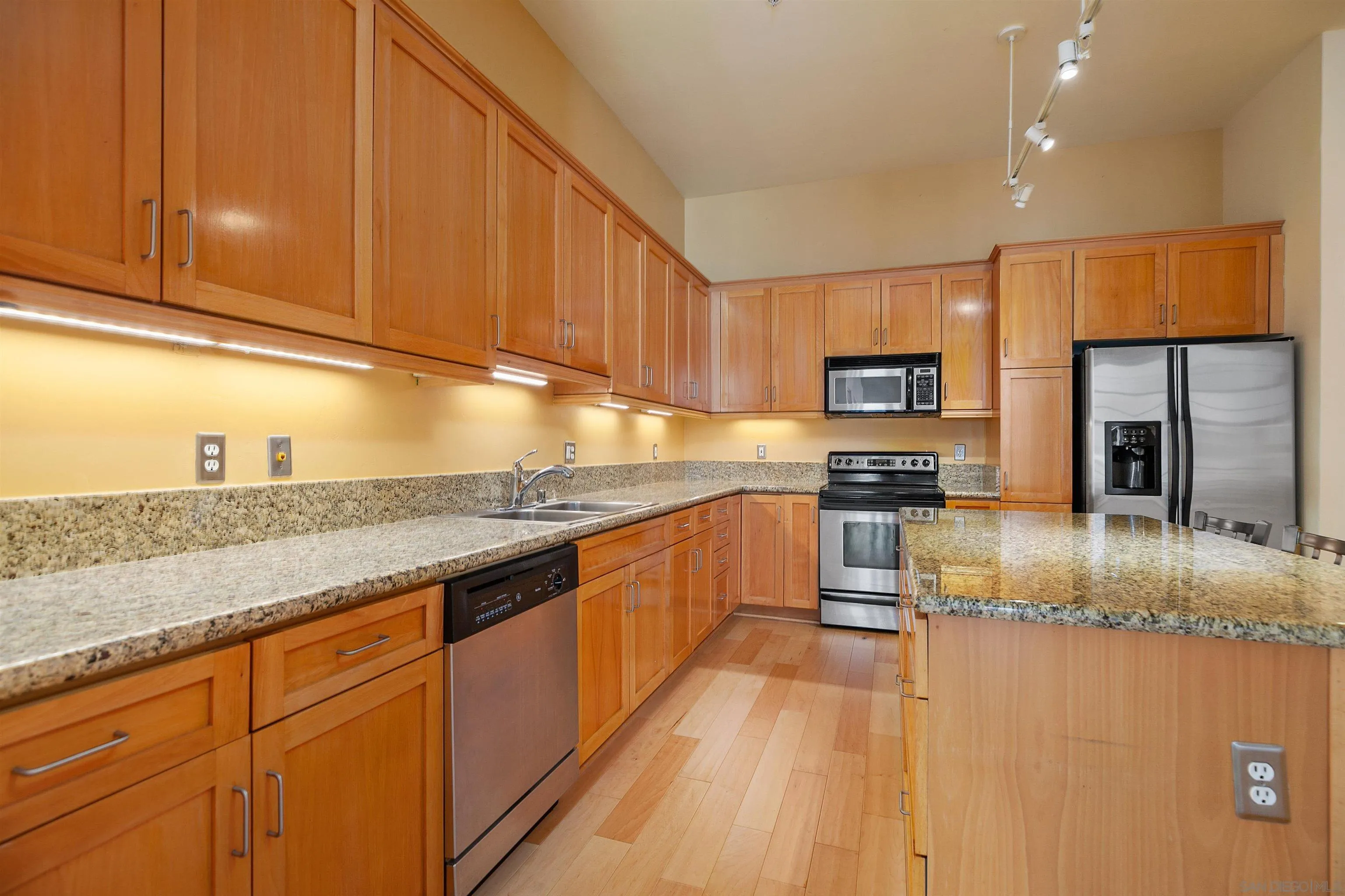 https://cdn.realtyfeed.com/cdn/127/210023740/72a55910ea634ecce14a6875c8946bcb.webp
