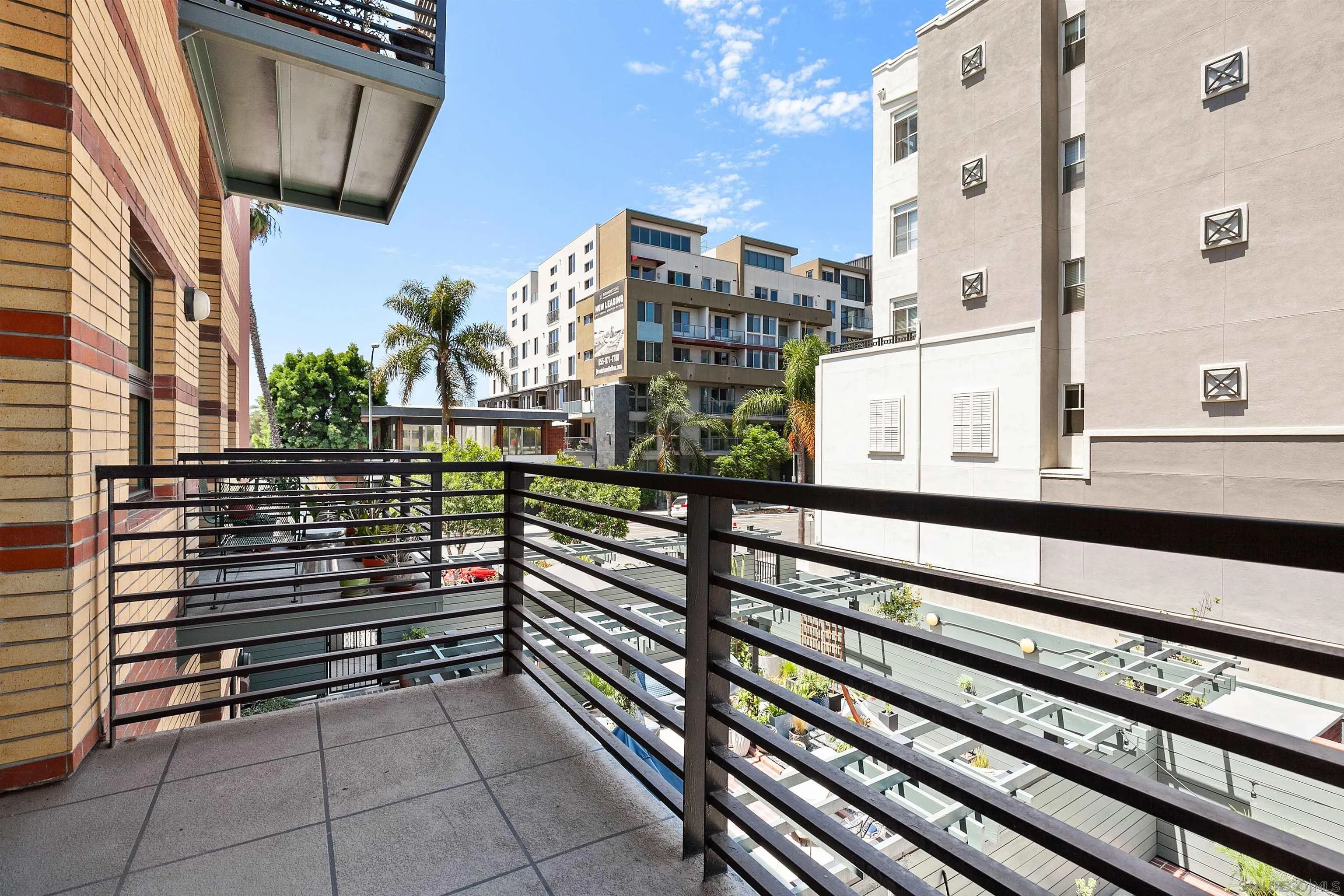 https://cdn.realtyfeed.com/cdn/127/210023740/b8428236c74ac4d1f172d999a756b7c5.webp