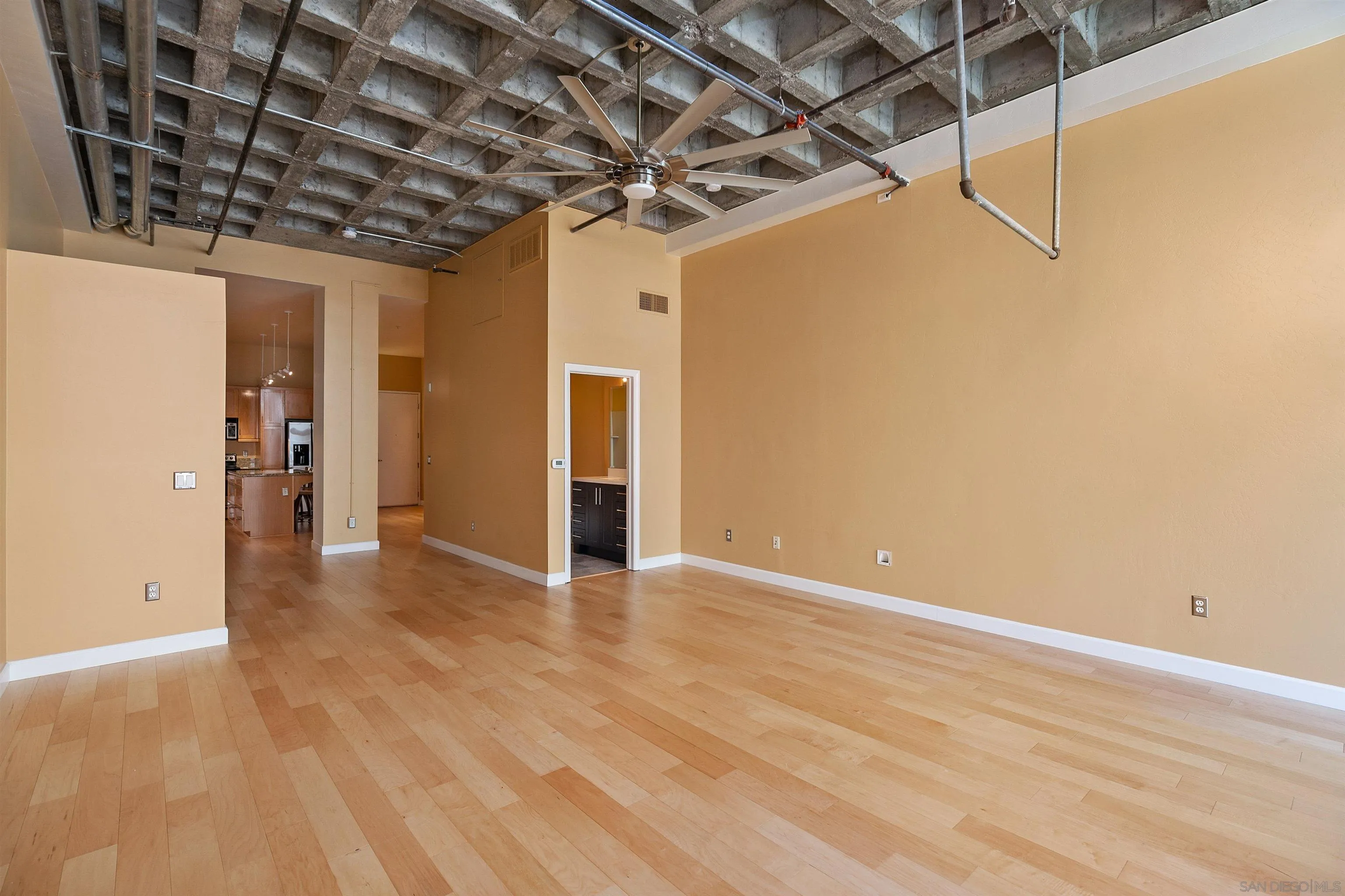 https://cdn.realtyfeed.com/cdn/127/210023740/d68c1ce15cd375ce7025c71e7fbd7752.webp