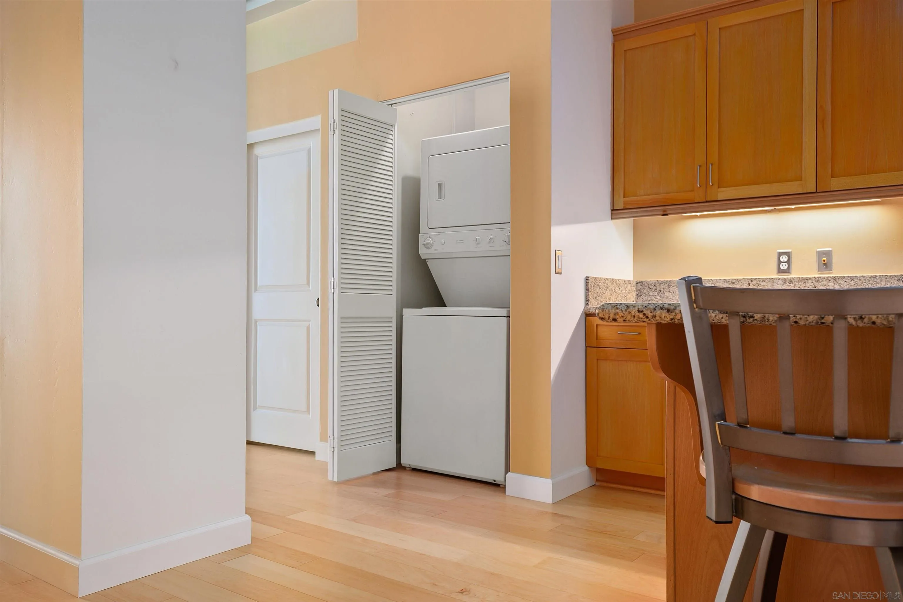 https://cdn.realtyfeed.com/cdn/127/210023740/ea0d0149f33bf1bd4ba80dfd4e55ec37.webp