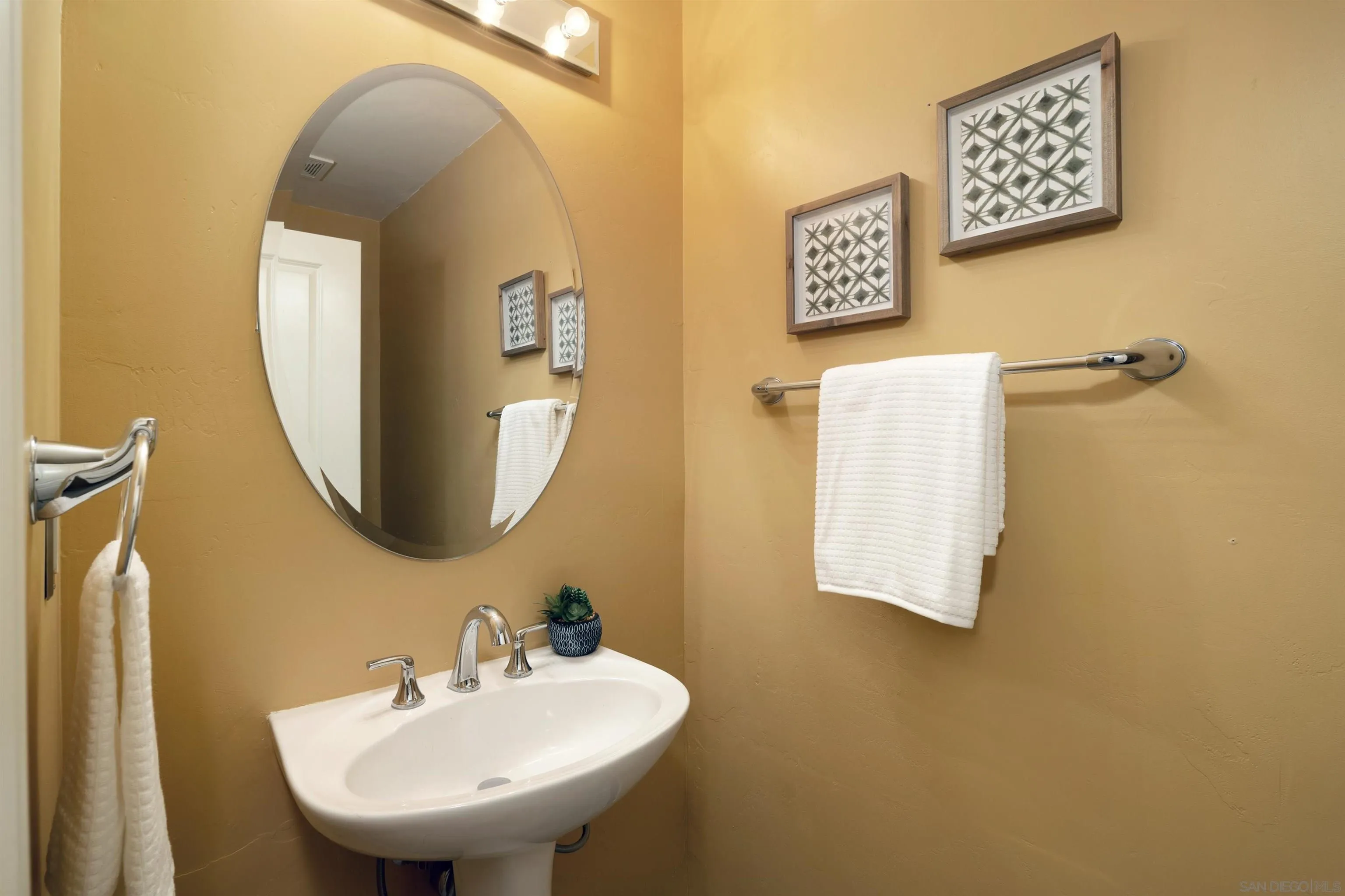 https://cdn.realtyfeed.com/cdn/127/210023740/efb993b05759e0440637249d205a6a69.webp
