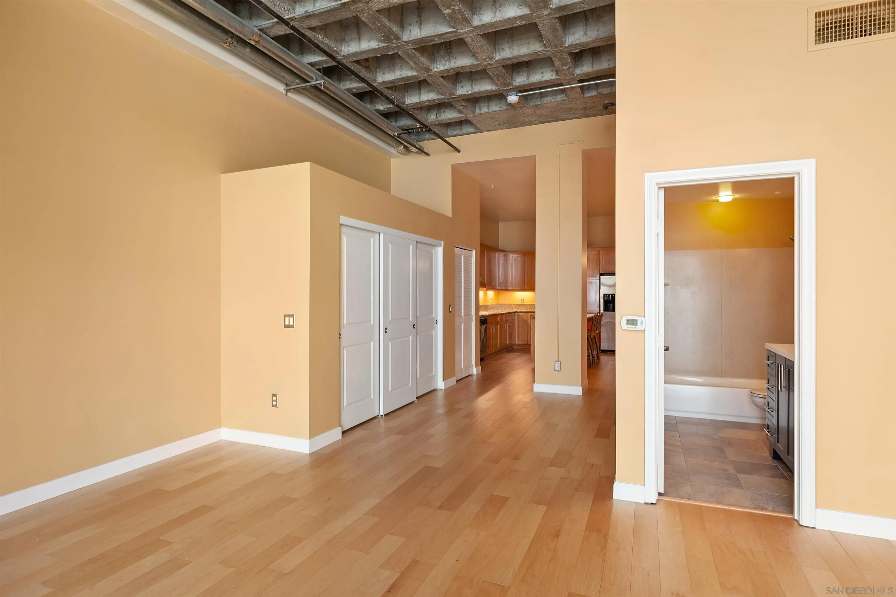 https://cdn.realtyfeed.com/cdn/127/210023740/f23ebcc5beb306a49c364a6222732b6f.webp