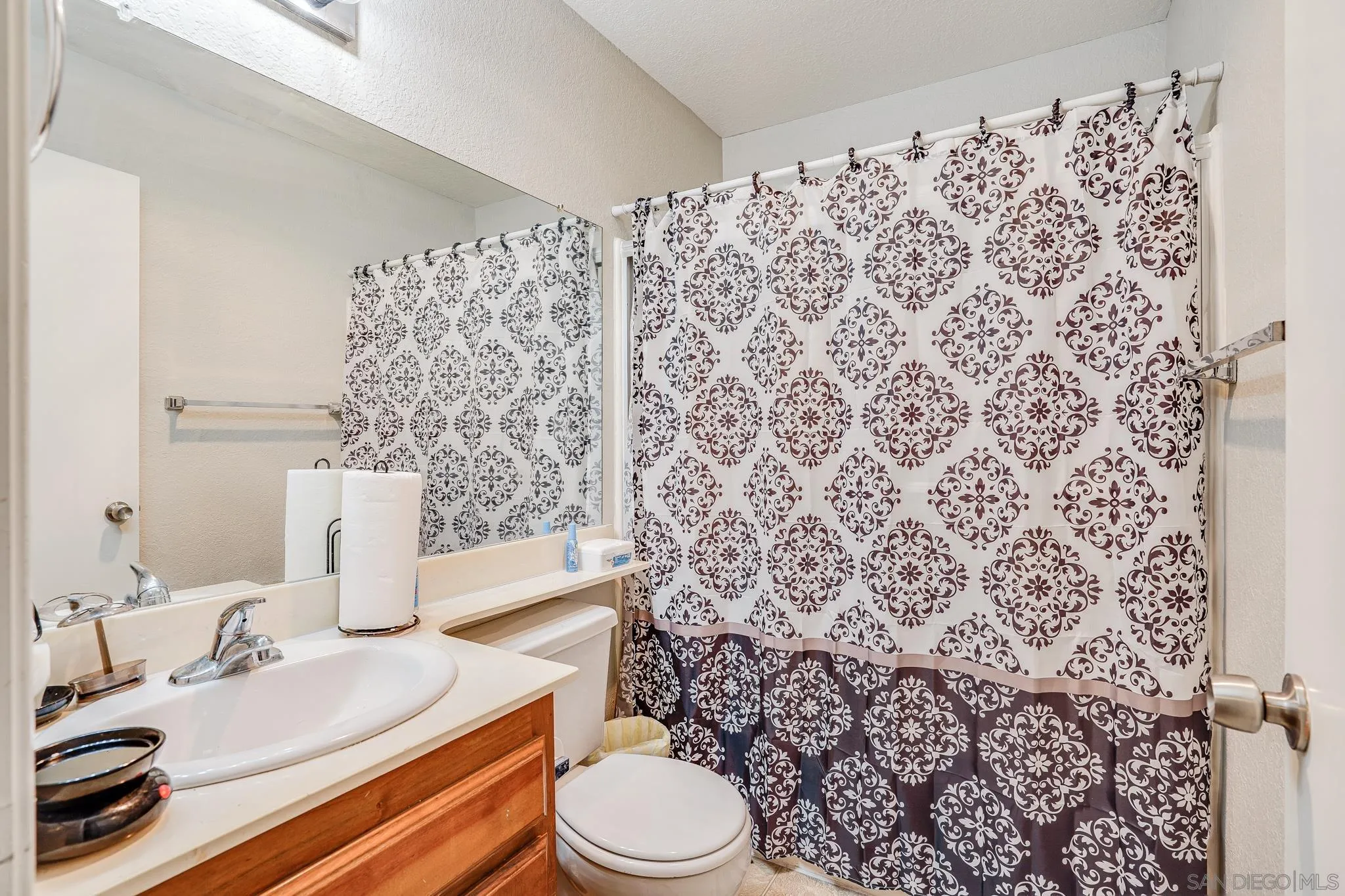https://cdn.realtyfeed.com/cdn/127/210025488/db387fe023a30216895a84dbb3541599.webp