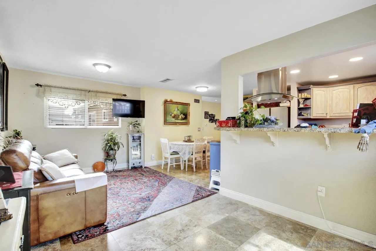 https://cdn.realtyfeed.com/cdn/127/210028322/68a231674375350e0de545ae4c41c3b8.webp