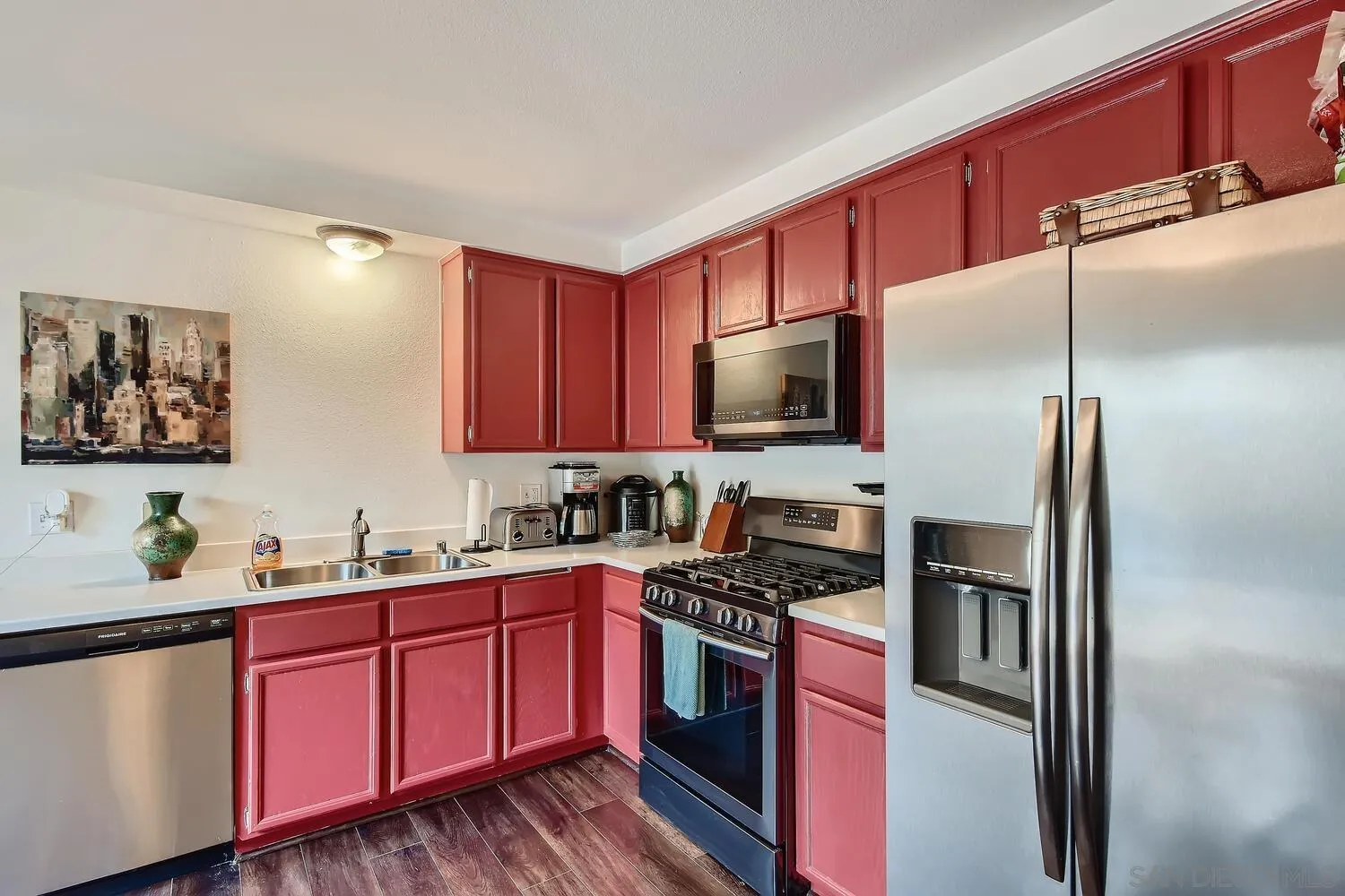 https://cdn.realtyfeed.com/cdn/127/210028381/f812715aeda3106a64882108892f9226.webp