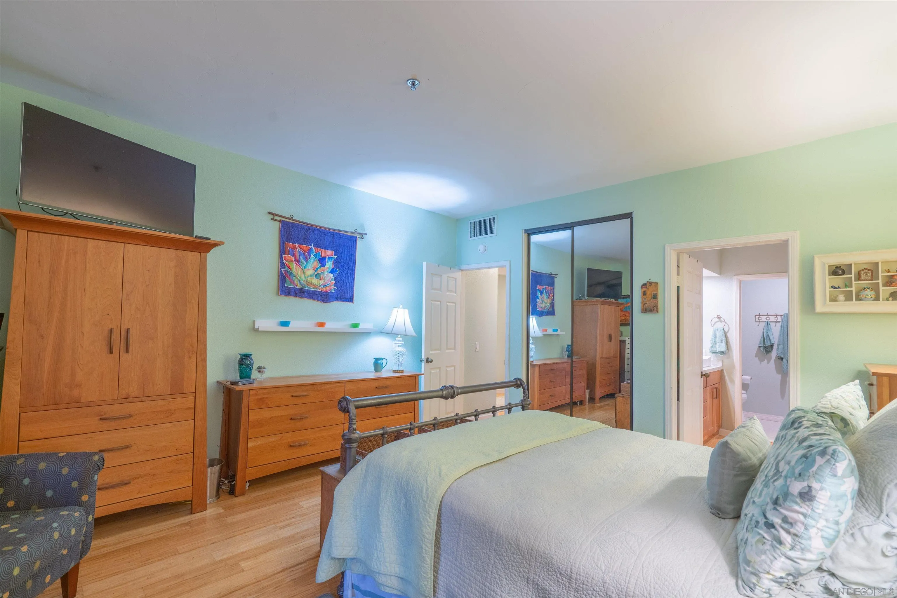 https://cdn.realtyfeed.com/cdn/127/210029146/770f77dee7202561a8ea837513221c06.webp