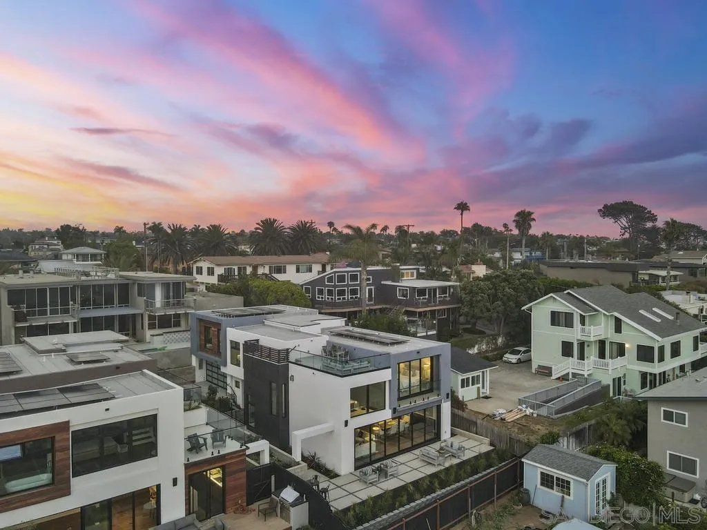 https://cdn.realtyfeed.com/cdn/127/210033562/b4277e1a73465fc8d76e83f8c891b129.webp