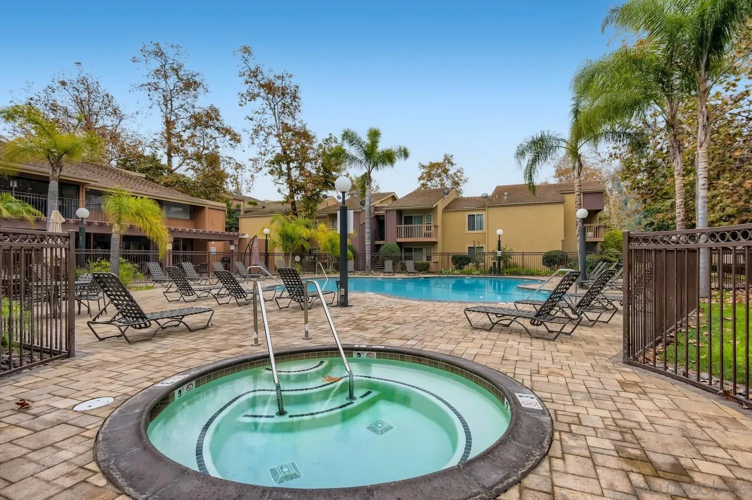 https://cdn.realtyfeed.com/cdn/127/210033666/e553f1116c3471a2962443b9d3eb22cf.webp