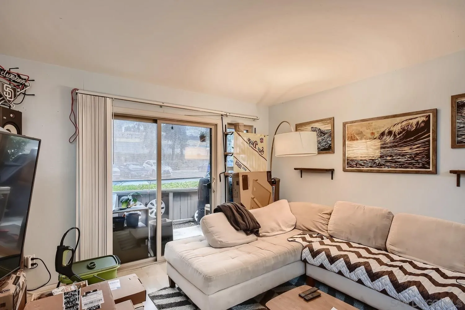 https://cdn.realtyfeed.com/cdn/127/210033666/f75bd9fbe3d55c851f092f49b361fc2d.webp