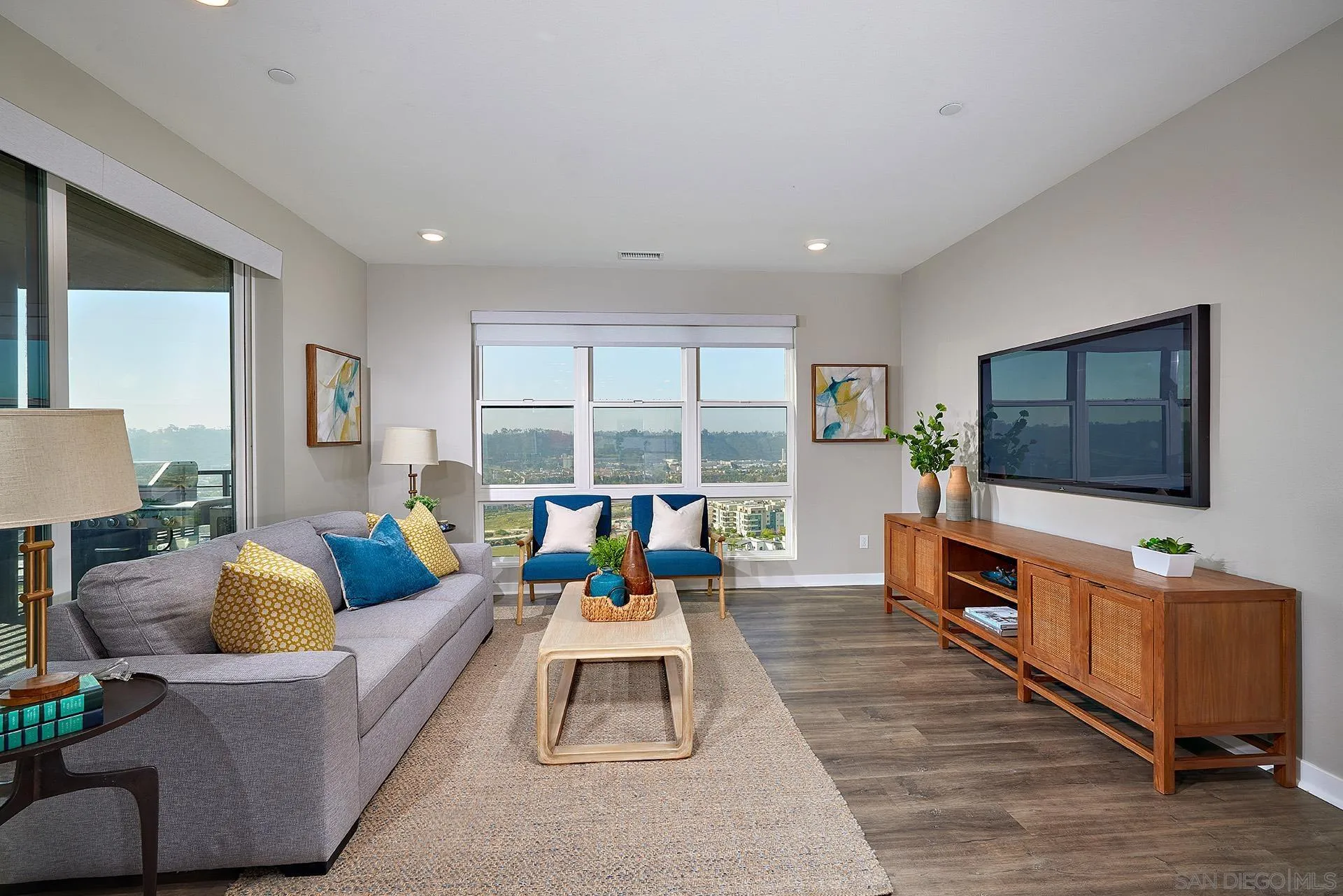 https://cdn.realtyfeed.com/cdn/127/220007877/65470420014683c924ff1422272082d2.webp