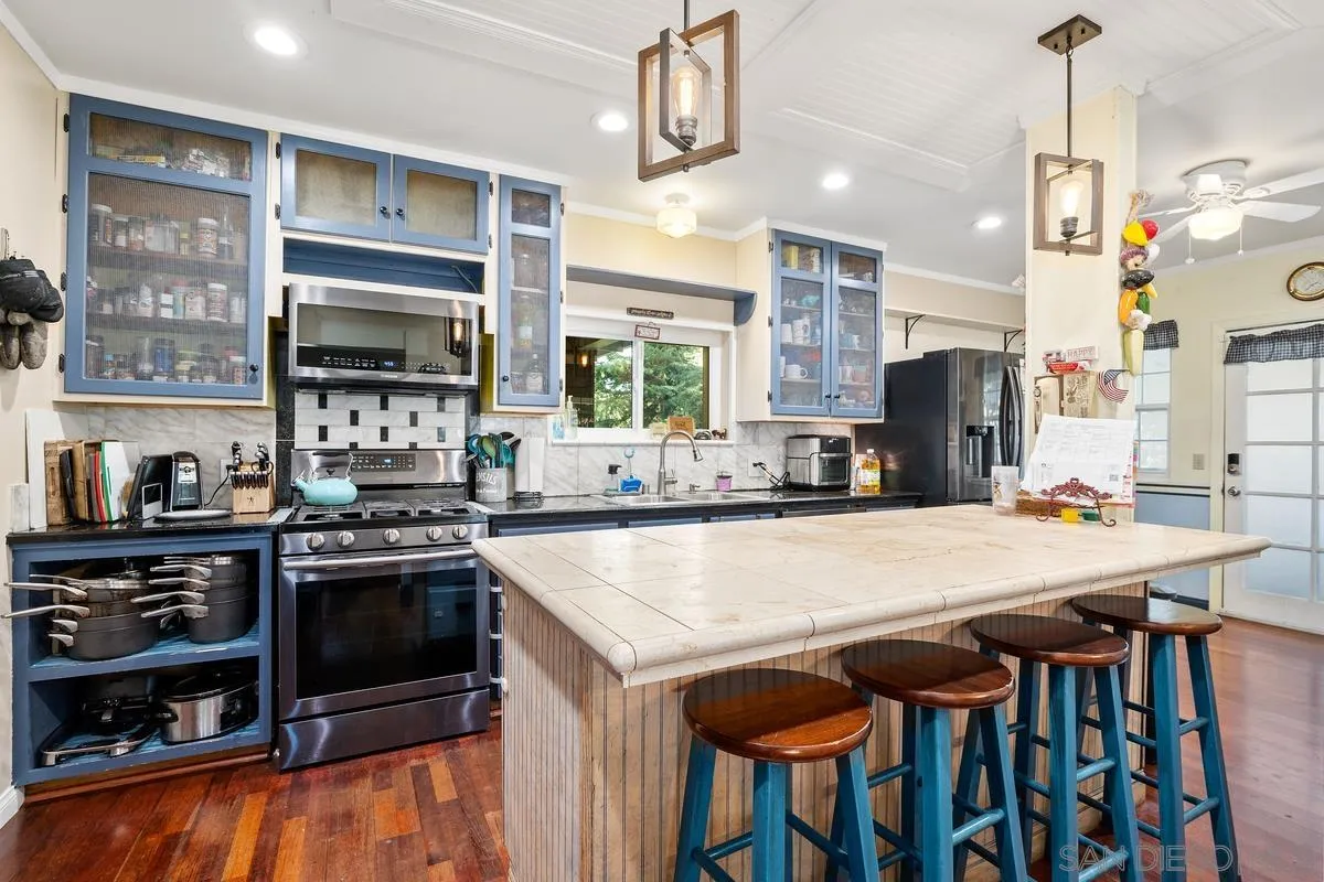 https://cdn.realtyfeed.com/cdn/127/220009622/a5613f088d224dac382b5291dd85a6c3.webp