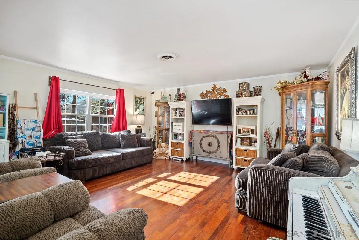 https://cdn.realtyfeed.com/cdn/127/220009622/c3d6e953c8f9ab06eed761c20a2b48b0.webp