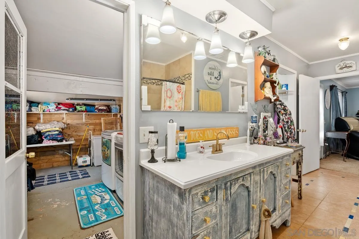 https://cdn.realtyfeed.com/cdn/127/220009622/f475518b84f213354e9f81017851d6ef.webp
