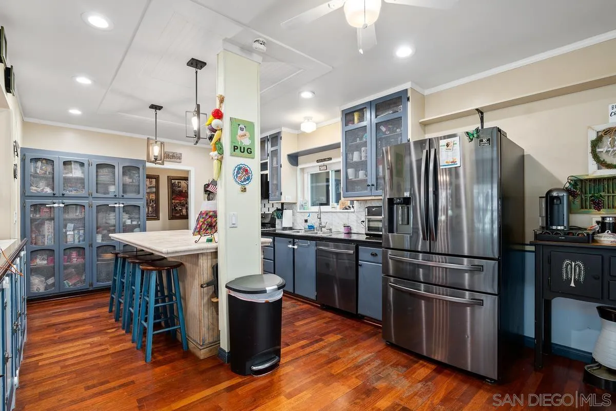 https://cdn.realtyfeed.com/cdn/127/220009622/fc906ba9f1654d05a046016c2c29b21a.webp