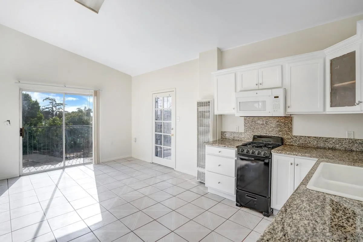 https://cdn.realtyfeed.com/cdn/127/220010916/37235571974c8f2530fa6a17fe0740d9.webp