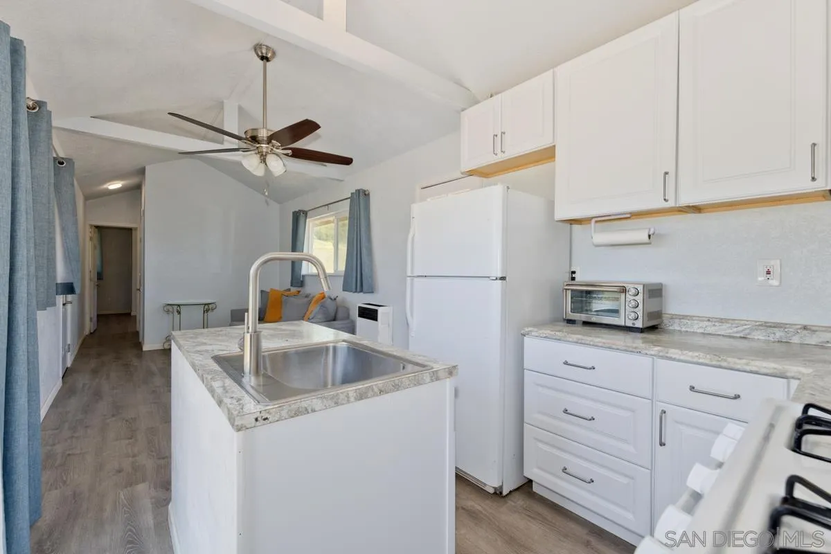 https://cdn.realtyfeed.com/cdn/127/220011313/39c301b3823ae74eaa13bf758f841050.webp