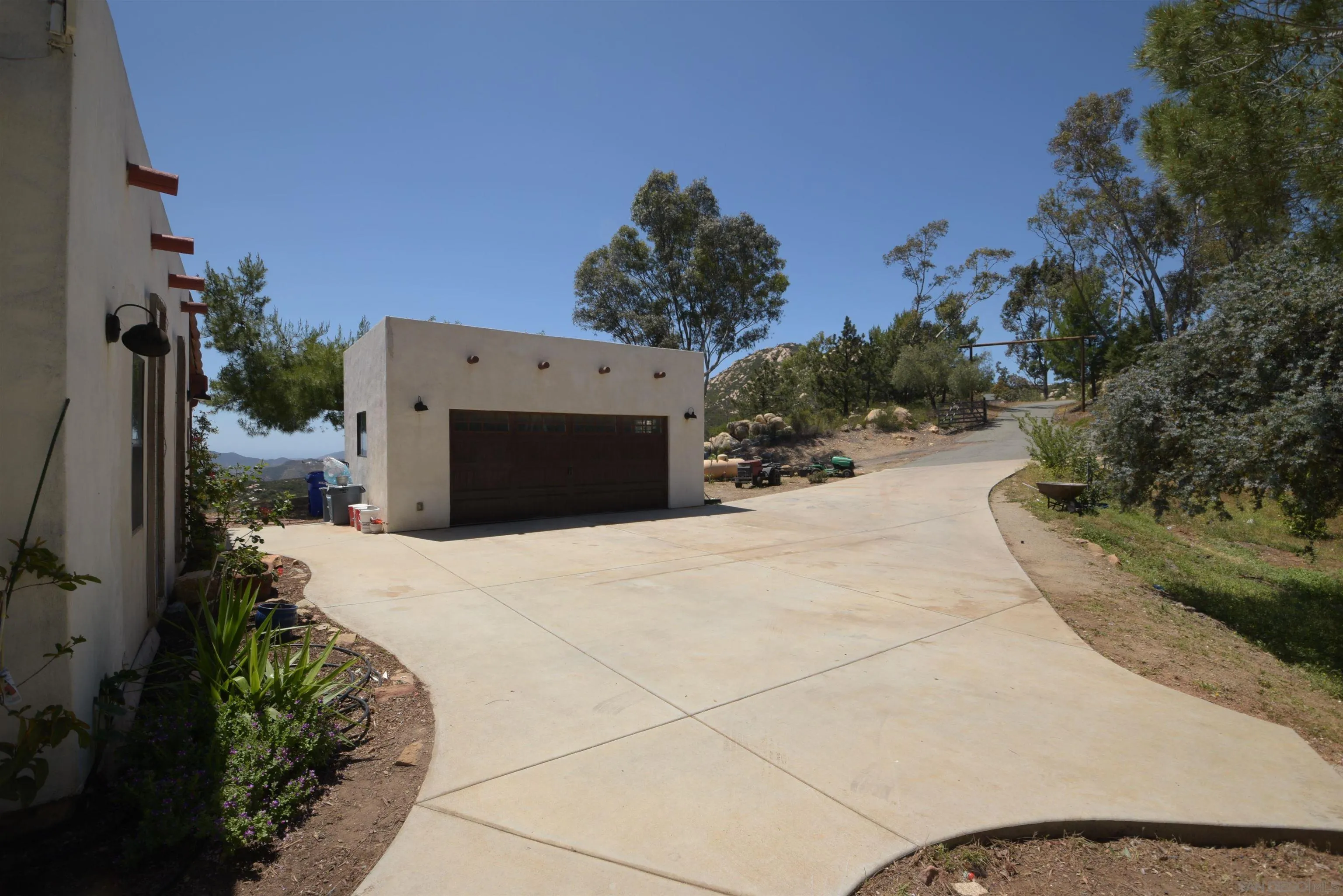 https://cdn.realtyfeed.com/cdn/127/220011519/6d308dea4ca50db6808307922aa4085e.webp