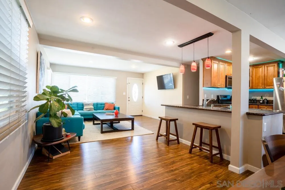 https://cdn.realtyfeed.com/cdn/127/220011594/16fd2530c3f193b8d7873c4dd0548168.webp