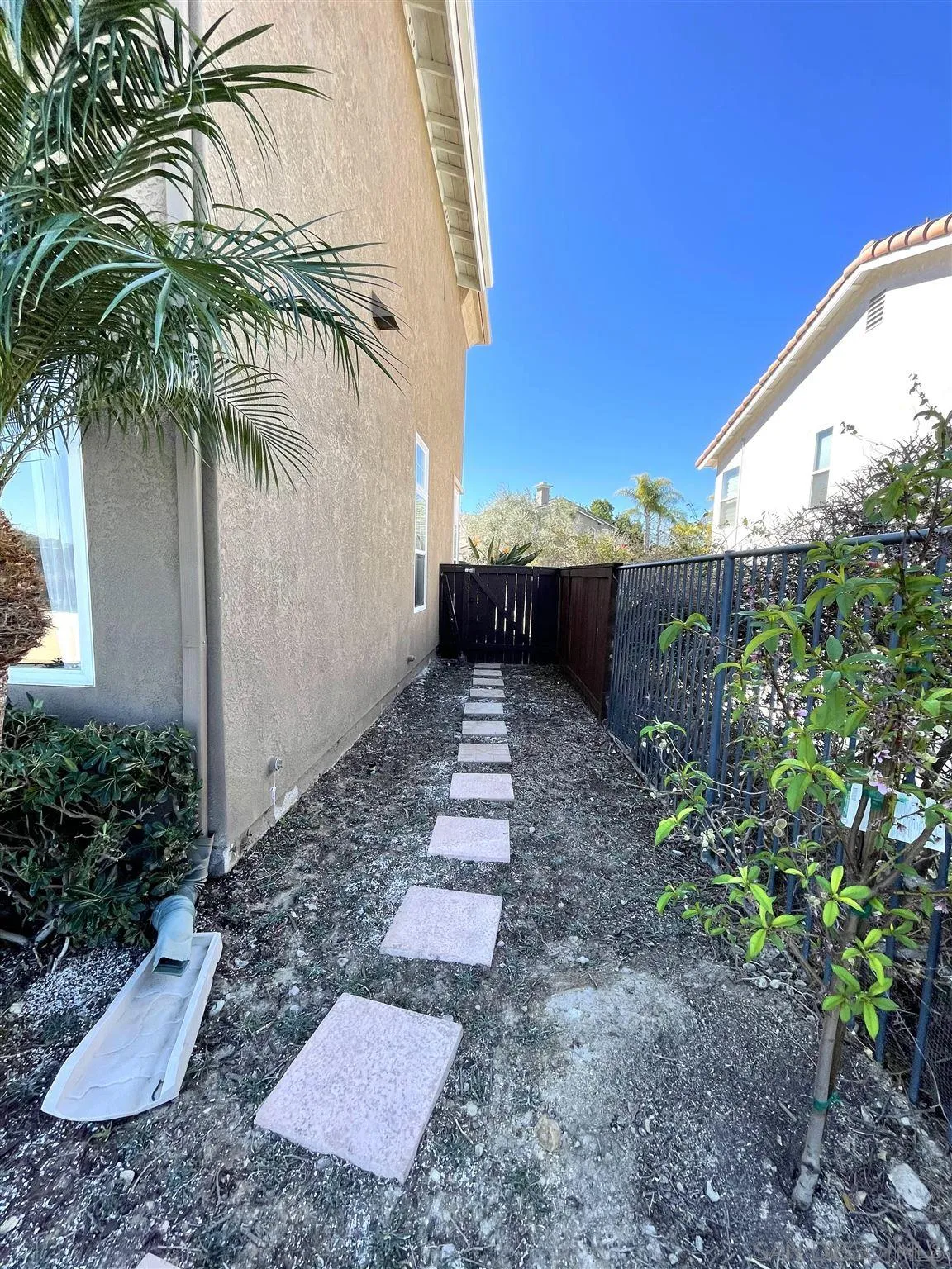 https://cdn.realtyfeed.com/cdn/127/220012244/dd4b12103406efb386113c4aa27c0b7b.webp