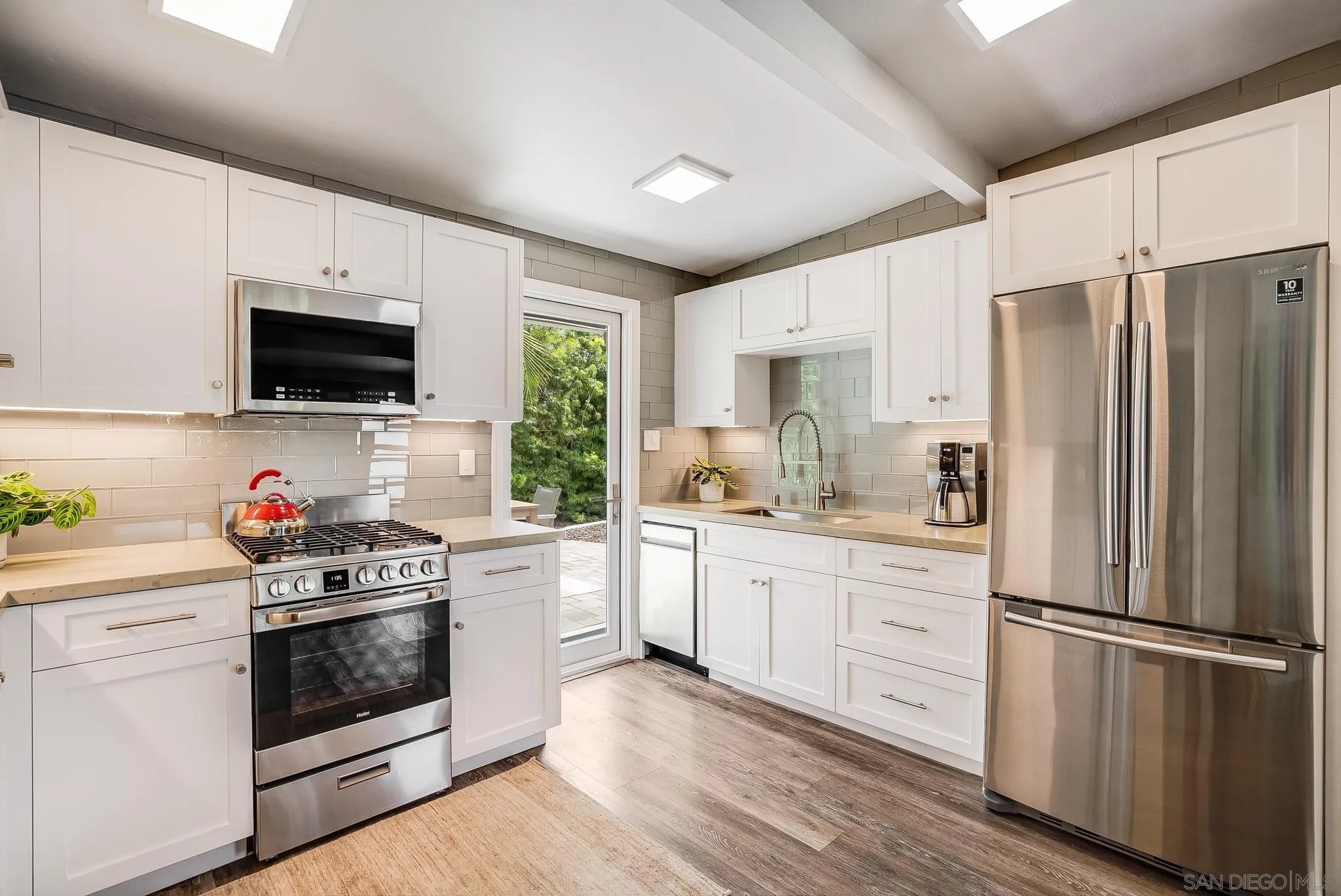 https://cdn.realtyfeed.com/cdn/127/220012346/67300742bd4ec0980ef36b65625b48fd.webp