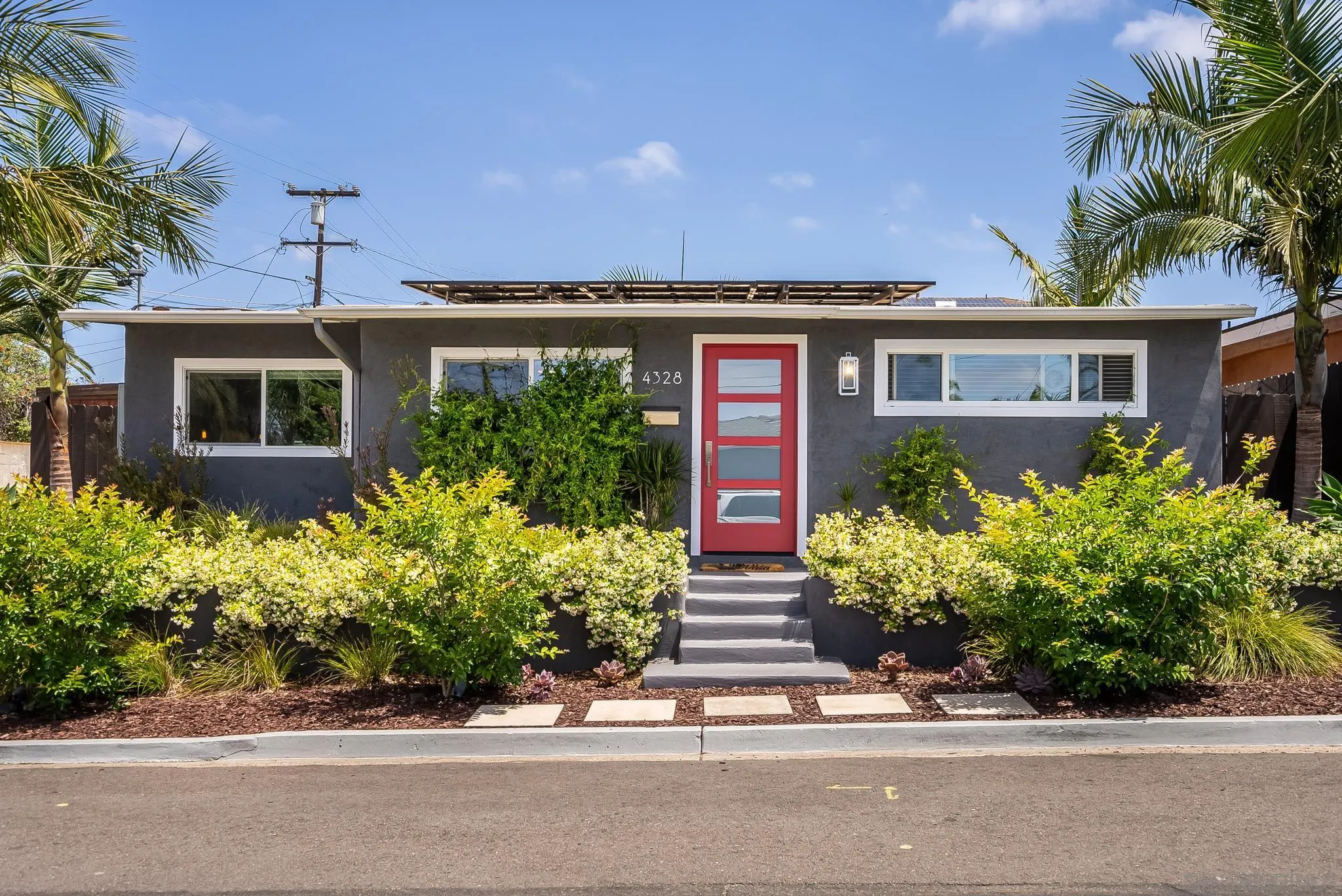 https://cdn.realtyfeed.com/cdn/127/220012346/811d2058335a6671ee44c21e14e928de.webp