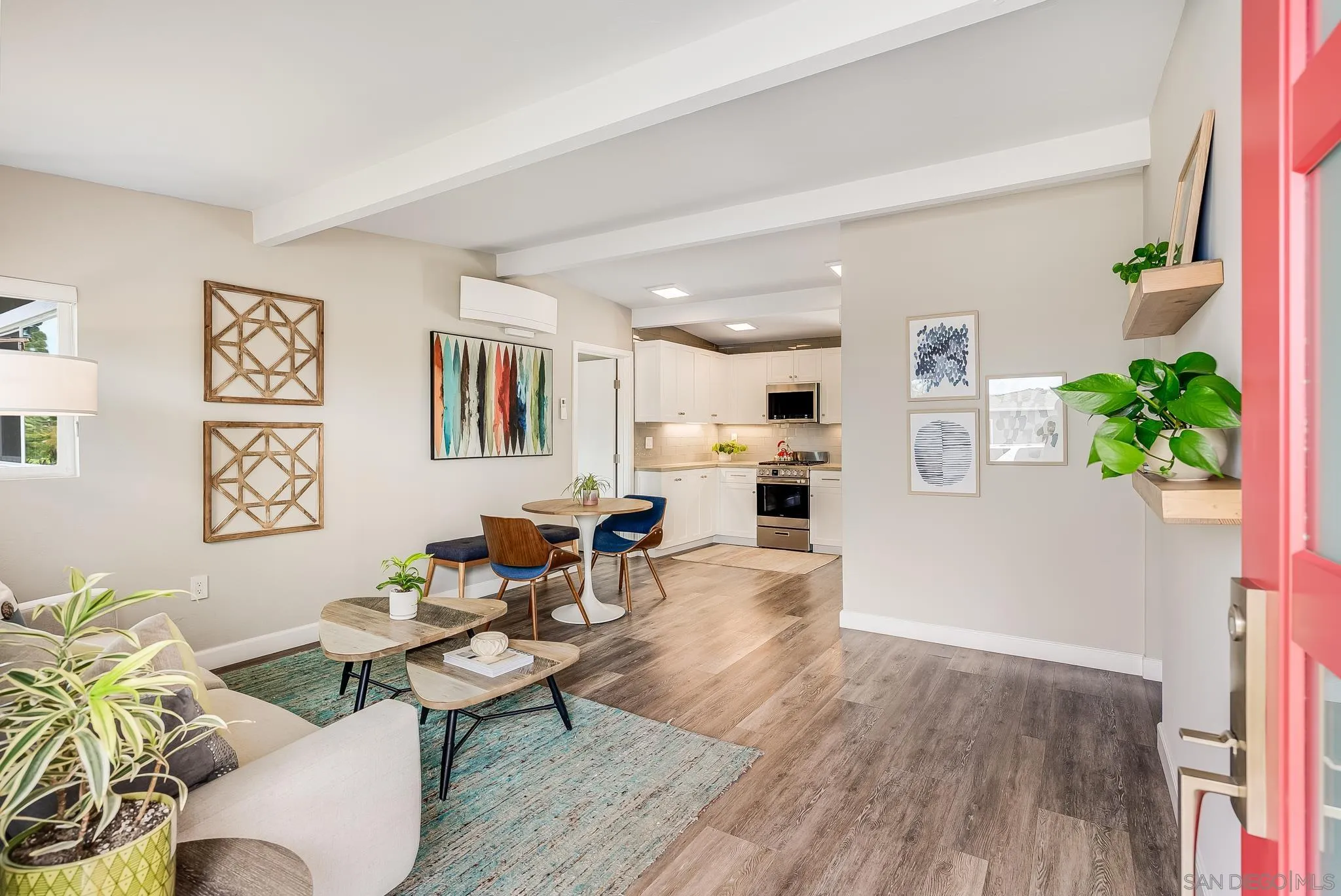 https://cdn.realtyfeed.com/cdn/127/220012346/896dc5f08b04b2c2127a40db54a9f9f2.webp