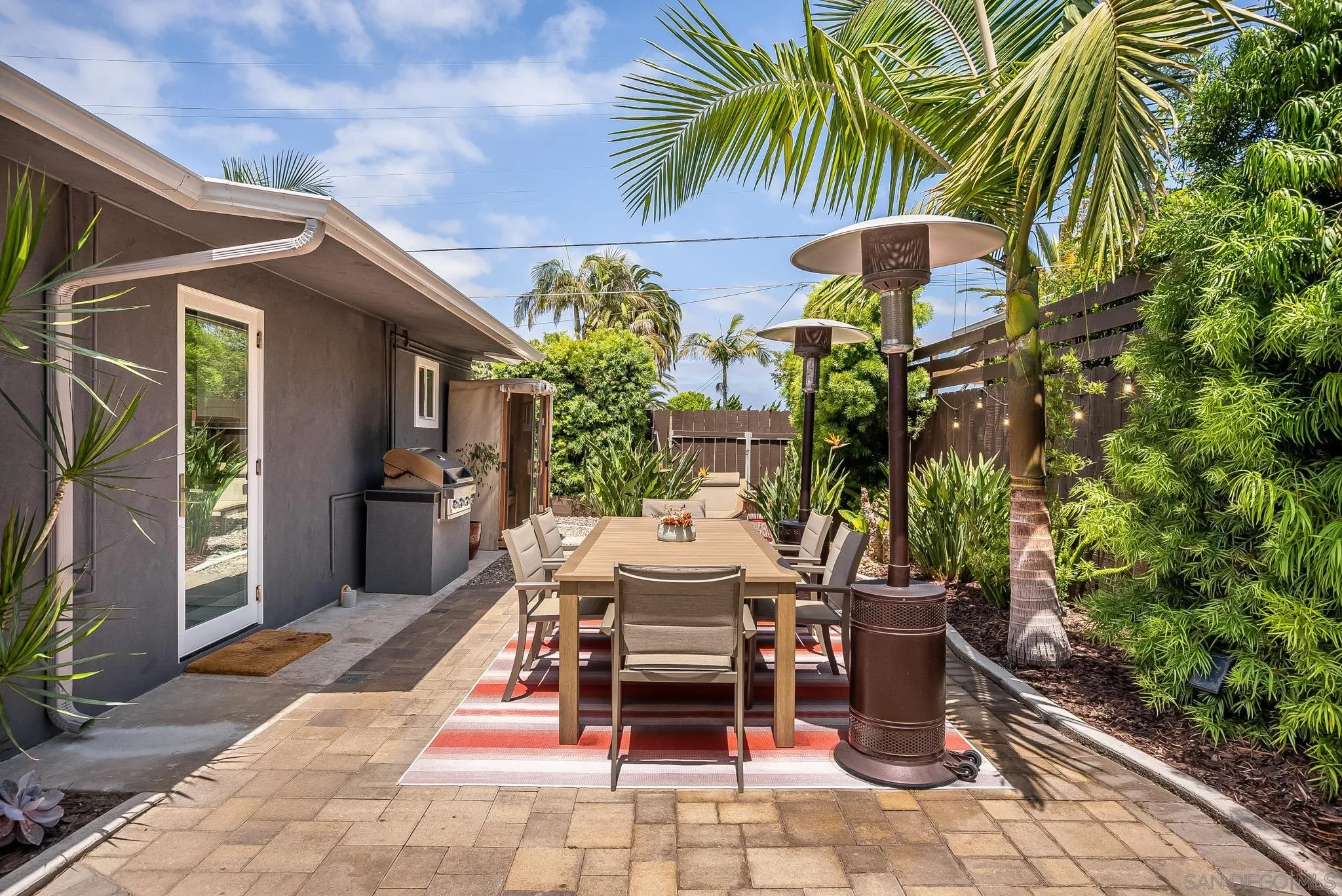 https://cdn.realtyfeed.com/cdn/127/220012346/94f566b15924be8dfbdf027892699126.webp