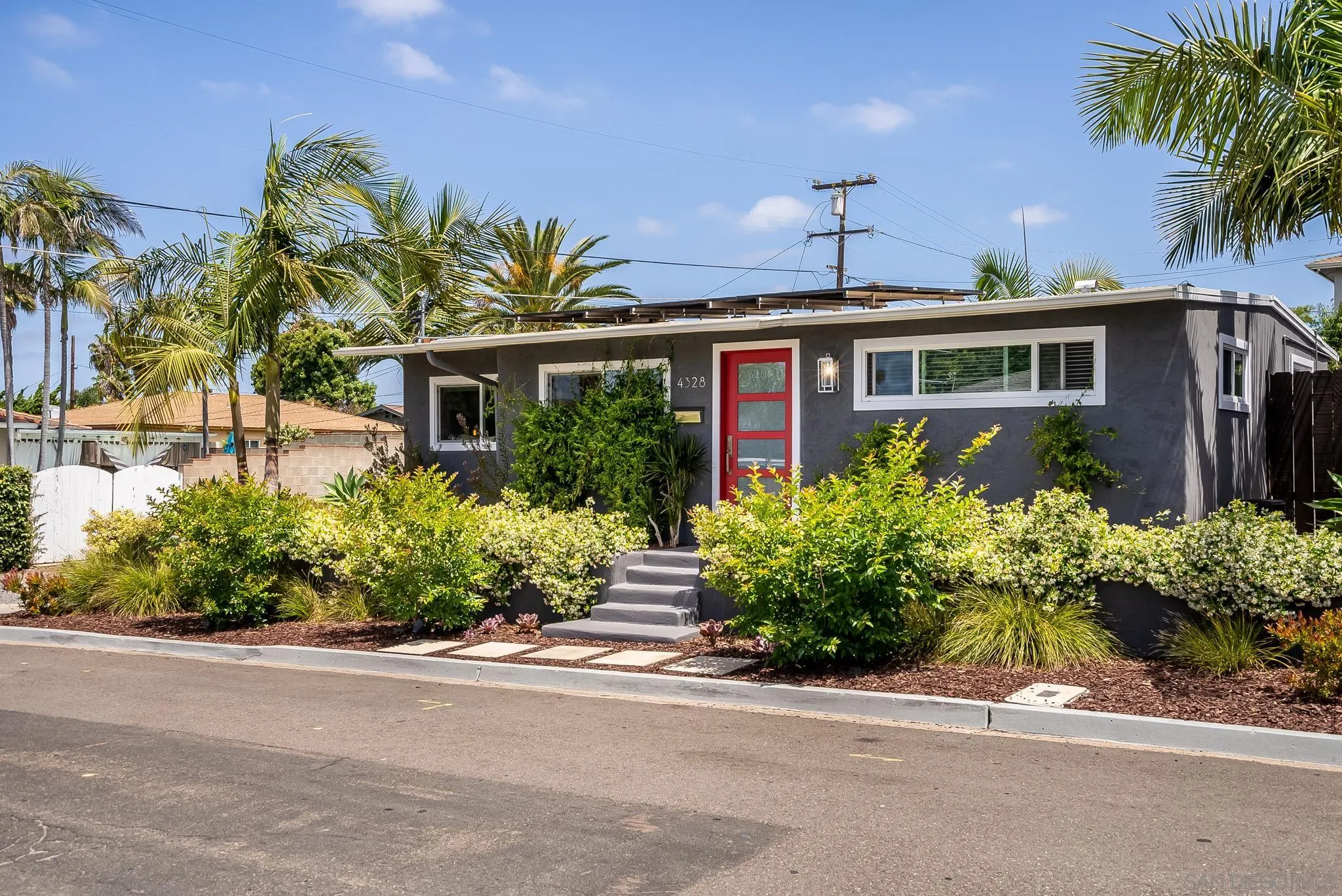 https://cdn.realtyfeed.com/cdn/127/220012346/a0f14a918d5044690a9ffe5743c10cd1.webp