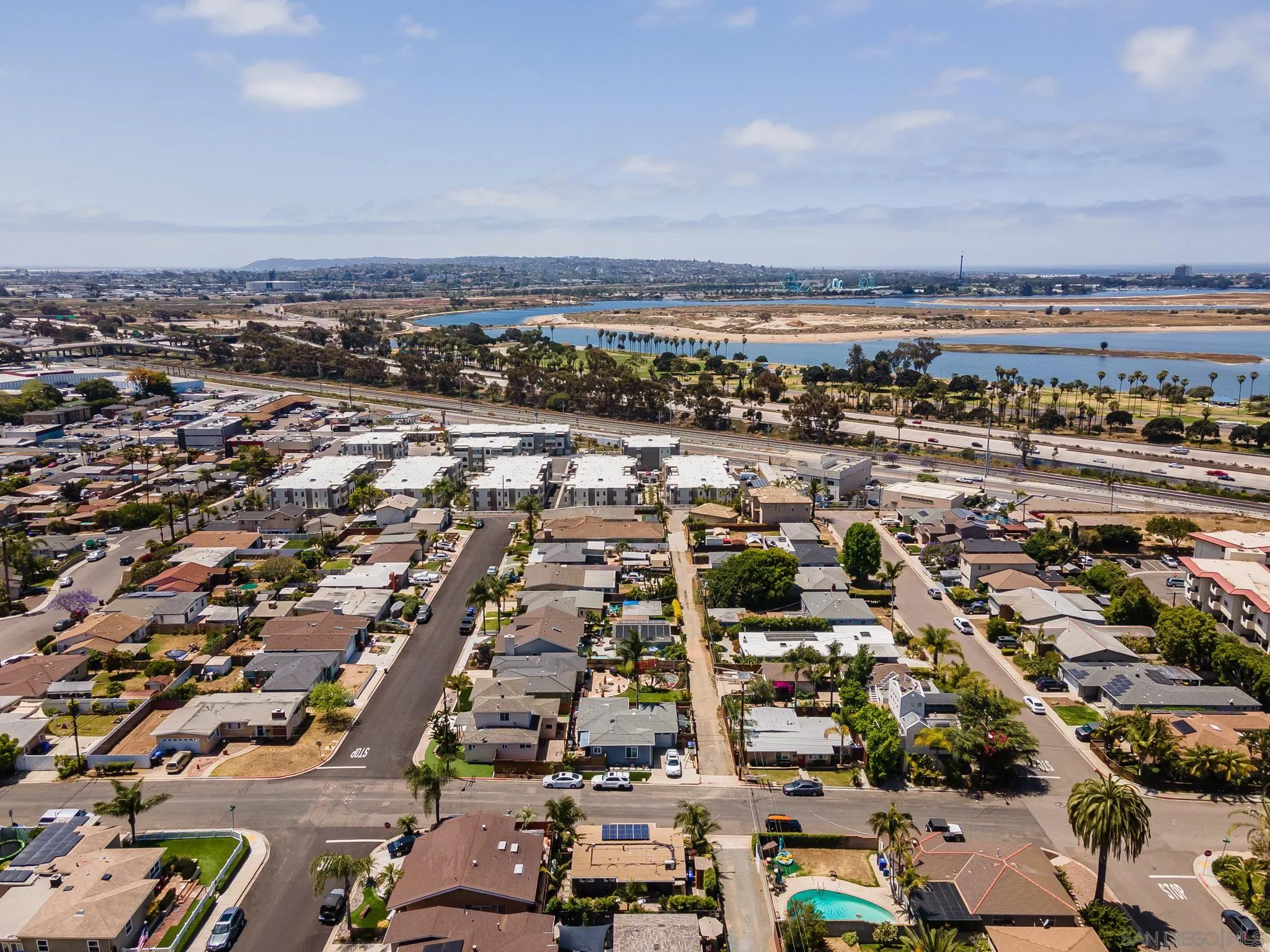 https://cdn.realtyfeed.com/cdn/127/220012346/b11da09186bfb86df1f25850e36fd33b.webp