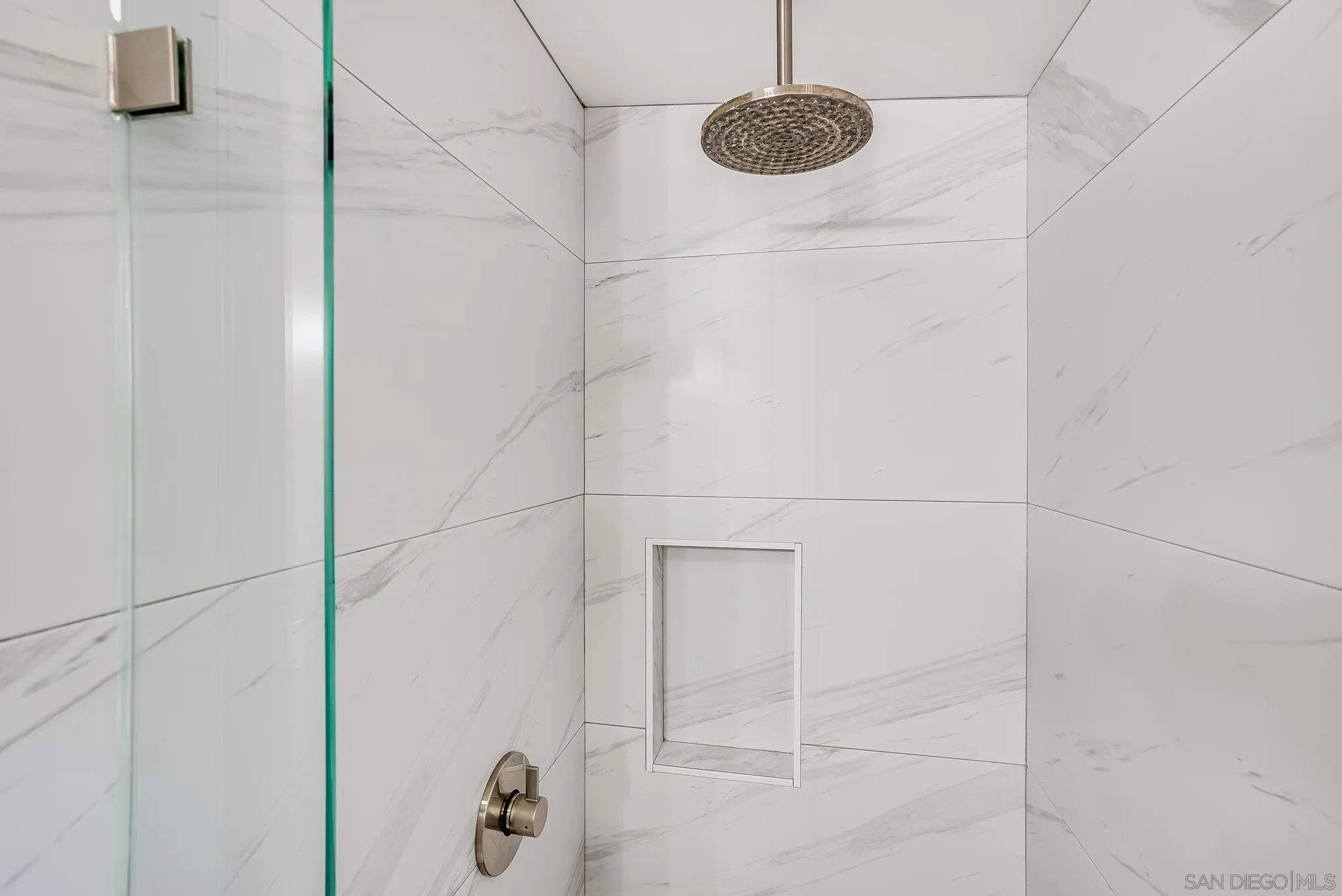 https://cdn.realtyfeed.com/cdn/127/220012346/f30d6eae863a20274680580d6202fb63.webp