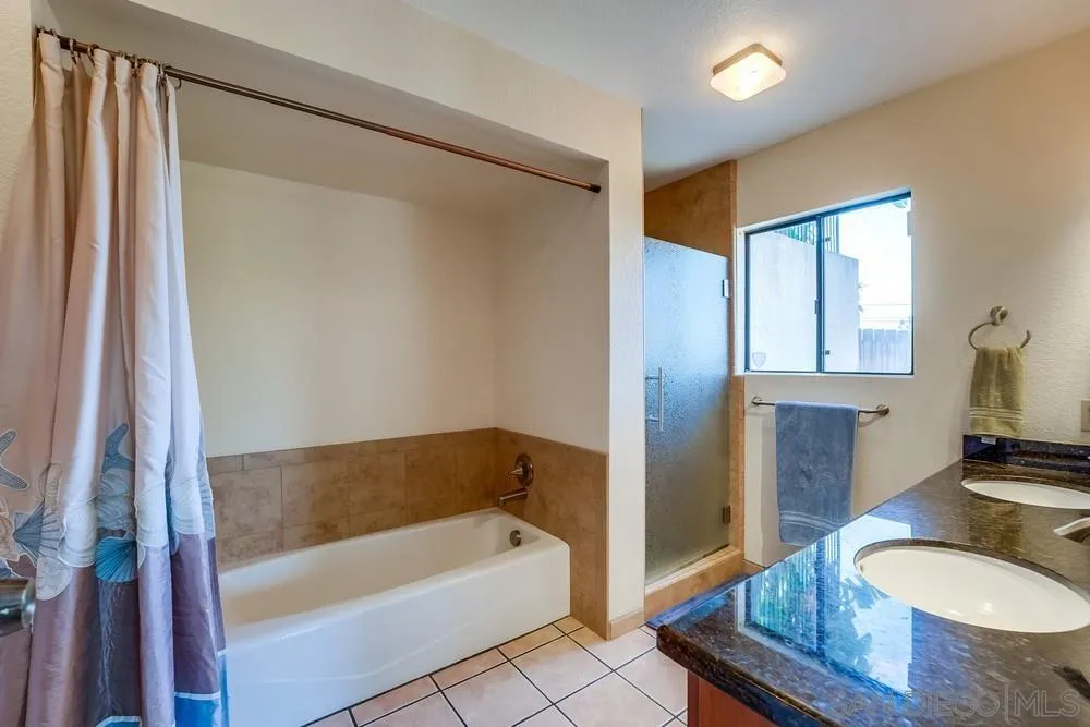 https://cdn.realtyfeed.com/cdn/127/220012469/2d9cbc85c1e12438c8498133d0171c47.webp