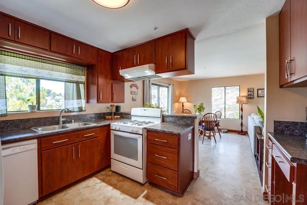 https://cdn.realtyfeed.com/cdn/127/220012469/4fc6e3fdeeca8d7d35fd6a30d9352b6b.webp