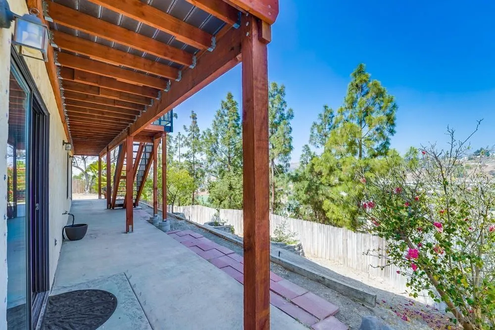 https://cdn.realtyfeed.com/cdn/127/220012469/67ce076edd2e73bad384d1f745a4c971.webp