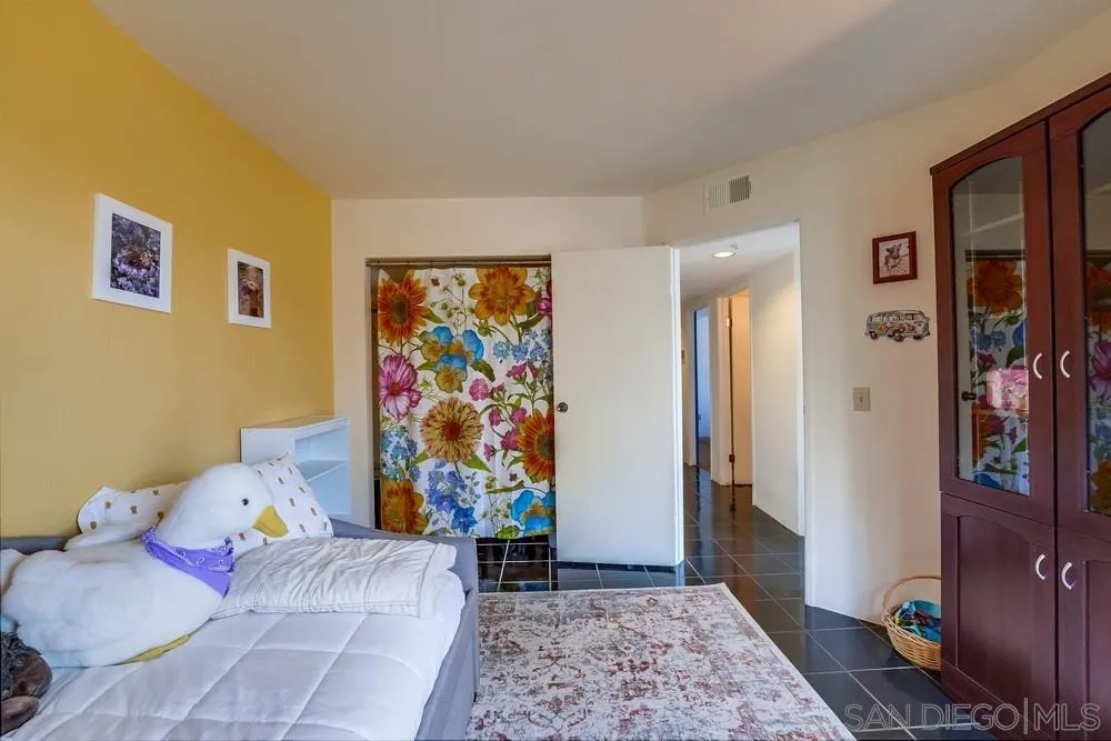 https://cdn.realtyfeed.com/cdn/127/220012469/6e88373c233c4d8ef63baabbb2d575f0.webp