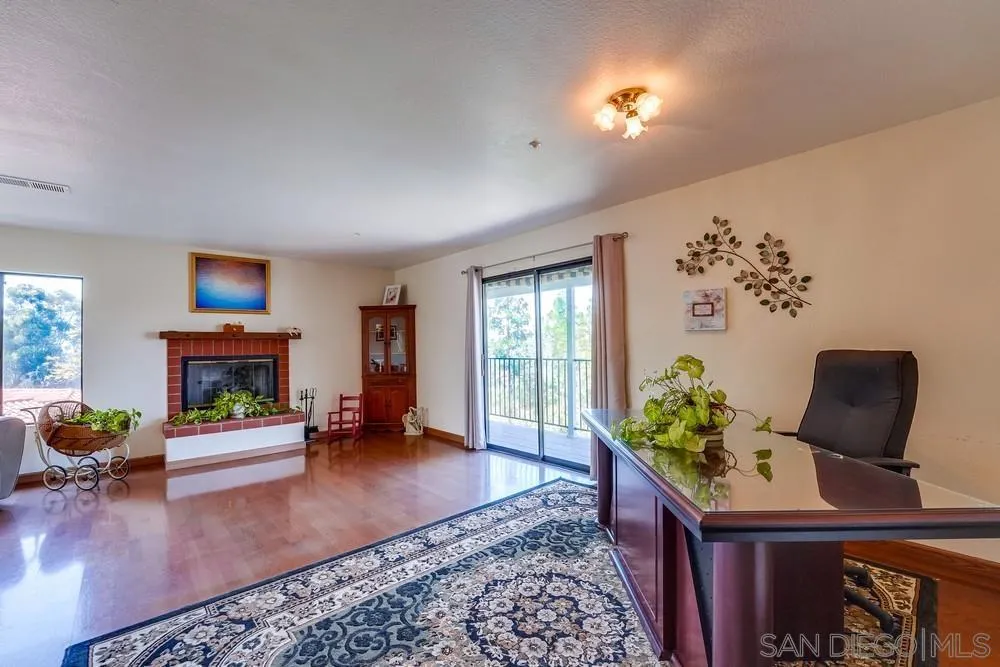 https://cdn.realtyfeed.com/cdn/127/220012469/74f2267ac4eaf2c4e7fb9dd9e53a12c8.webp