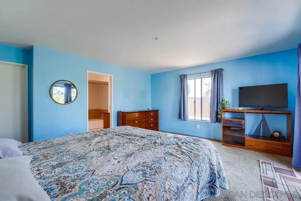 https://cdn.realtyfeed.com/cdn/127/220012469/77589bacefcc65d774e09f4177321c21.webp