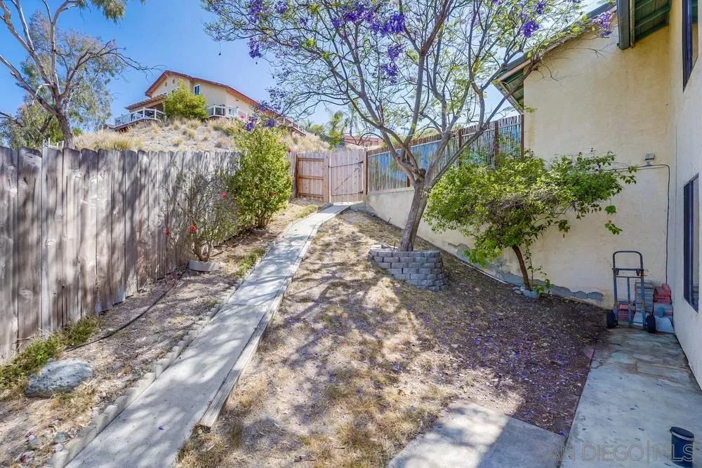 https://cdn.realtyfeed.com/cdn/127/220012469/886596c95c8e504e5469d707e58387f4.webp