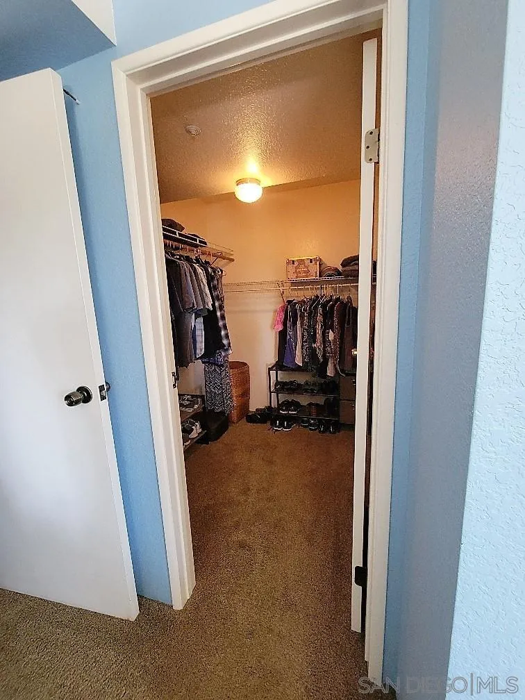 https://cdn.realtyfeed.com/cdn/127/220012469/88a17778f4d5445bf480a8956e17fe37.webp