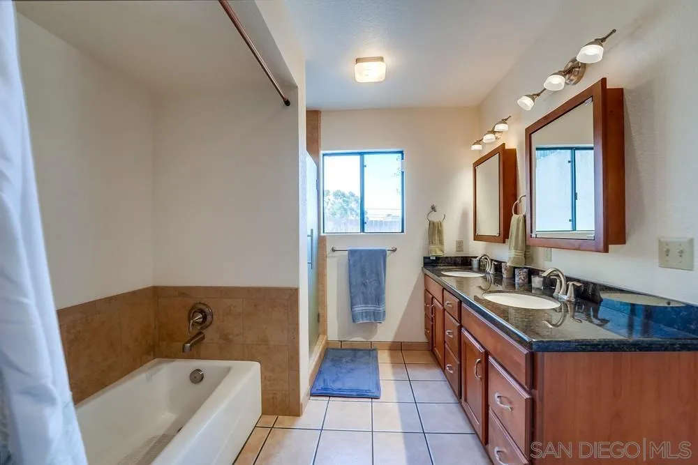 https://cdn.realtyfeed.com/cdn/127/220012469/b633f38fea570275ab39227fe5421cd9.webp