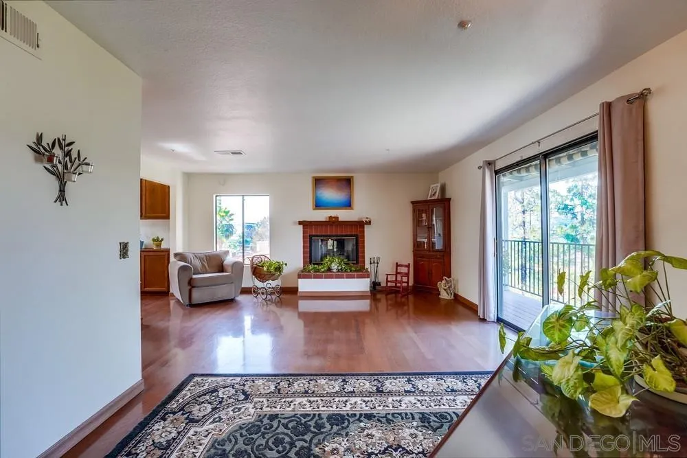 https://cdn.realtyfeed.com/cdn/127/220012469/b9a0b6b8d3a6a1b648f76ac48b957742.webp