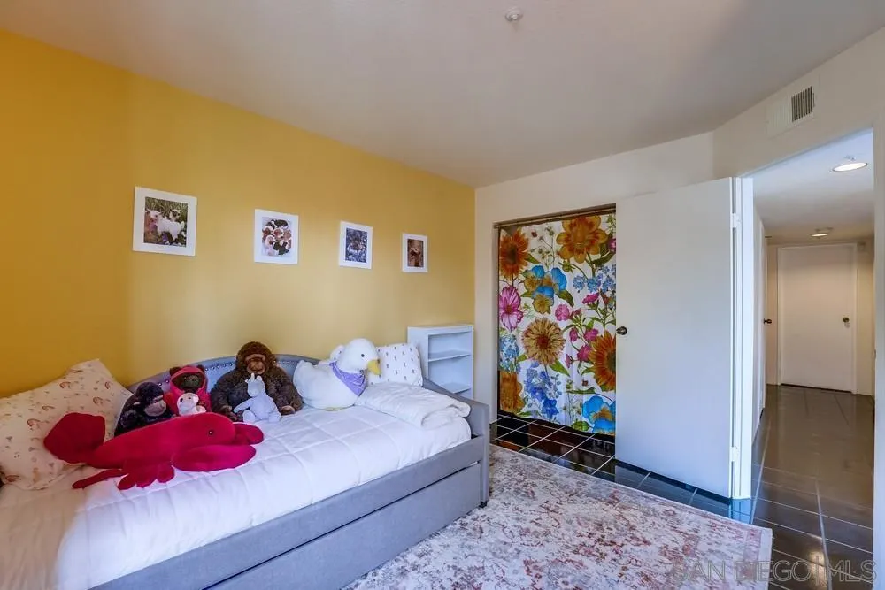 https://cdn.realtyfeed.com/cdn/127/220012469/bcab83b7a9aebfb95fc81cb4d80d6c24.webp