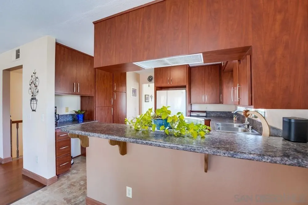 https://cdn.realtyfeed.com/cdn/127/220012469/c848fda3aadc862d2f9ae28d7ac4a74d.webp