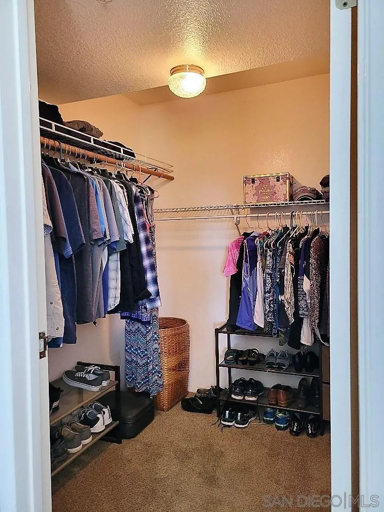 https://cdn.realtyfeed.com/cdn/127/220012469/f6c013c39334aa3b626fc4dfd5a26a35.webp