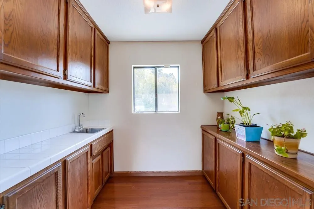 https://cdn.realtyfeed.com/cdn/127/220012469/fcb09f0d7528f471ce8fb61d845b8e9d.webp