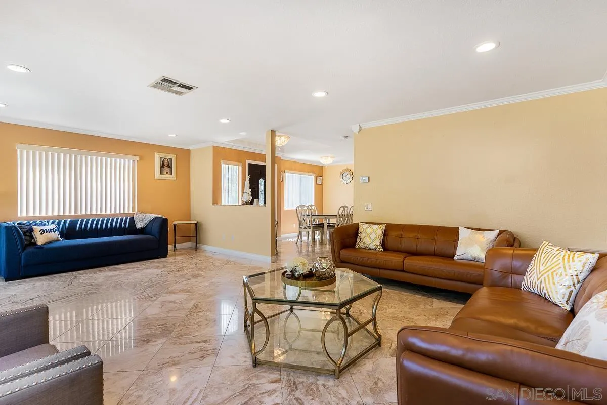 https://cdn.realtyfeed.com/cdn/127/220013416/5e0e4a39e4802cf673a00345bfe5b4bf.webp